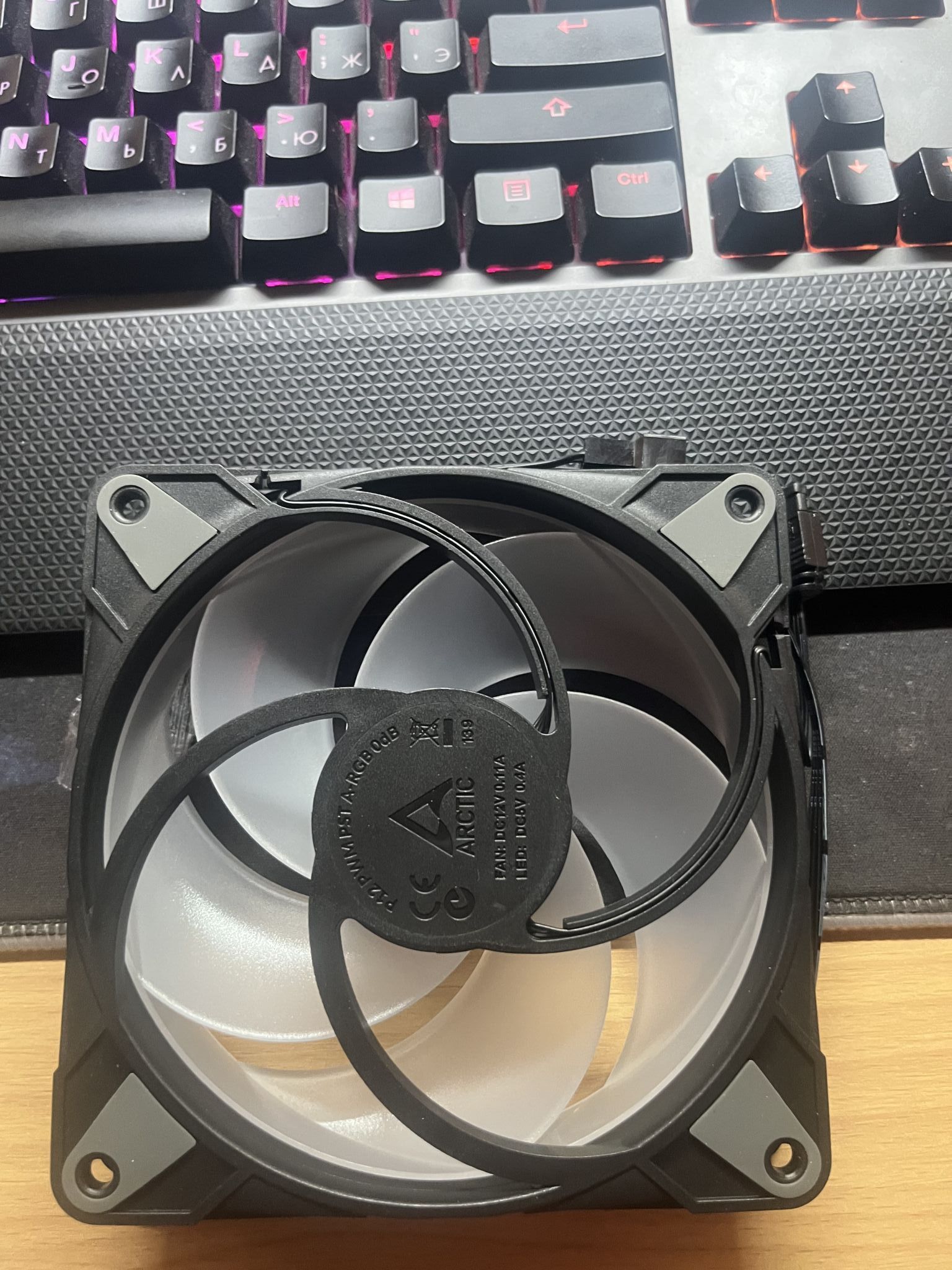 Вентилятор для корпуса ARCTIC P12 PWM PST A-RGB 0dB Black ACFAN00231A ...