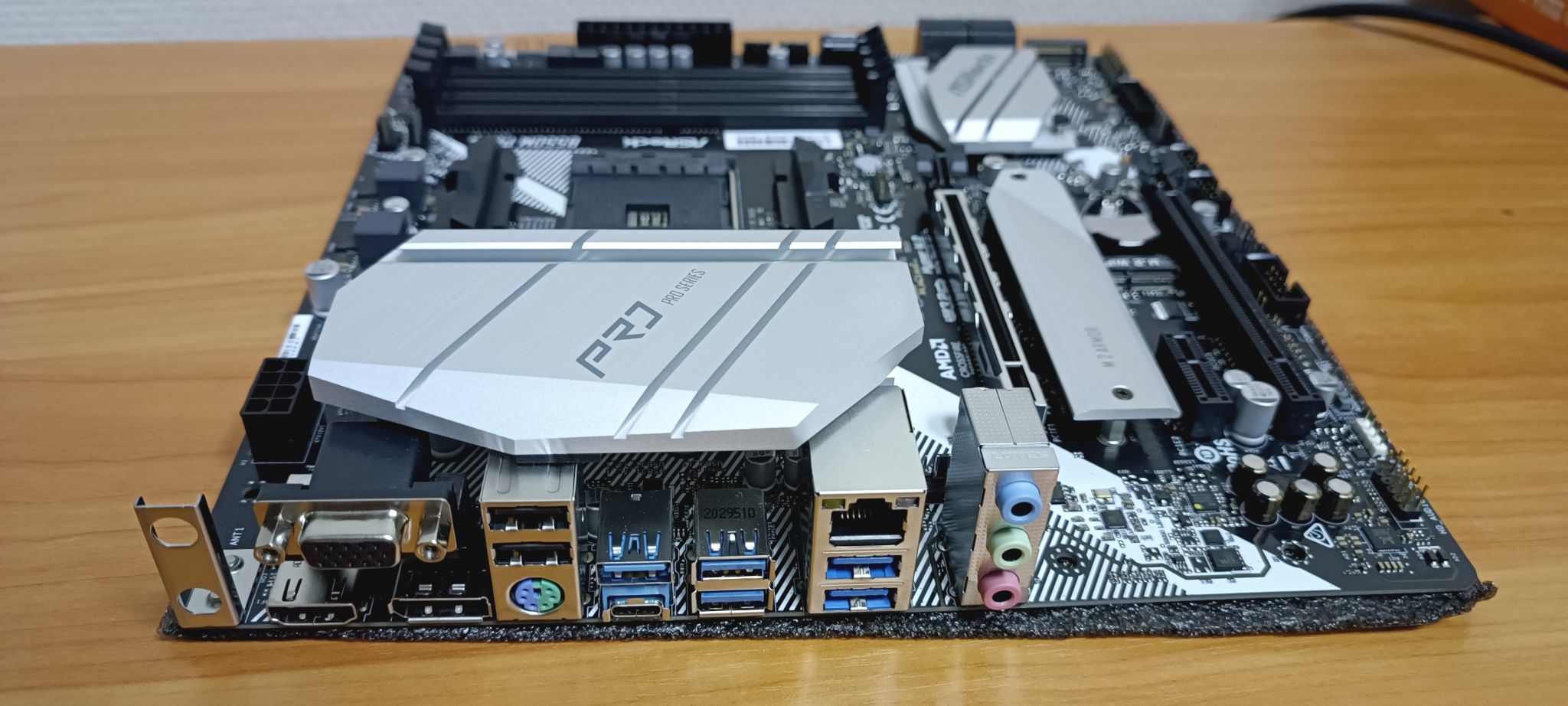 Материнская плата ASROCK B550M PRO4 (AM4, mATX) — купить по низкой цене ...