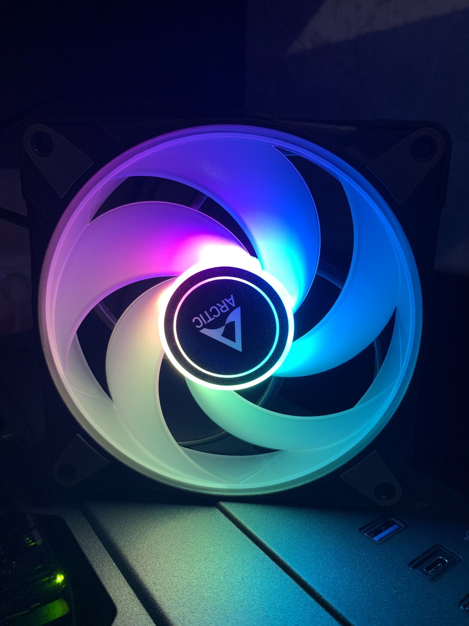 Вентилятор для корпуса ARCTIC P12 PWM PST A-RGB 0dB Black ACFAN00231A ...