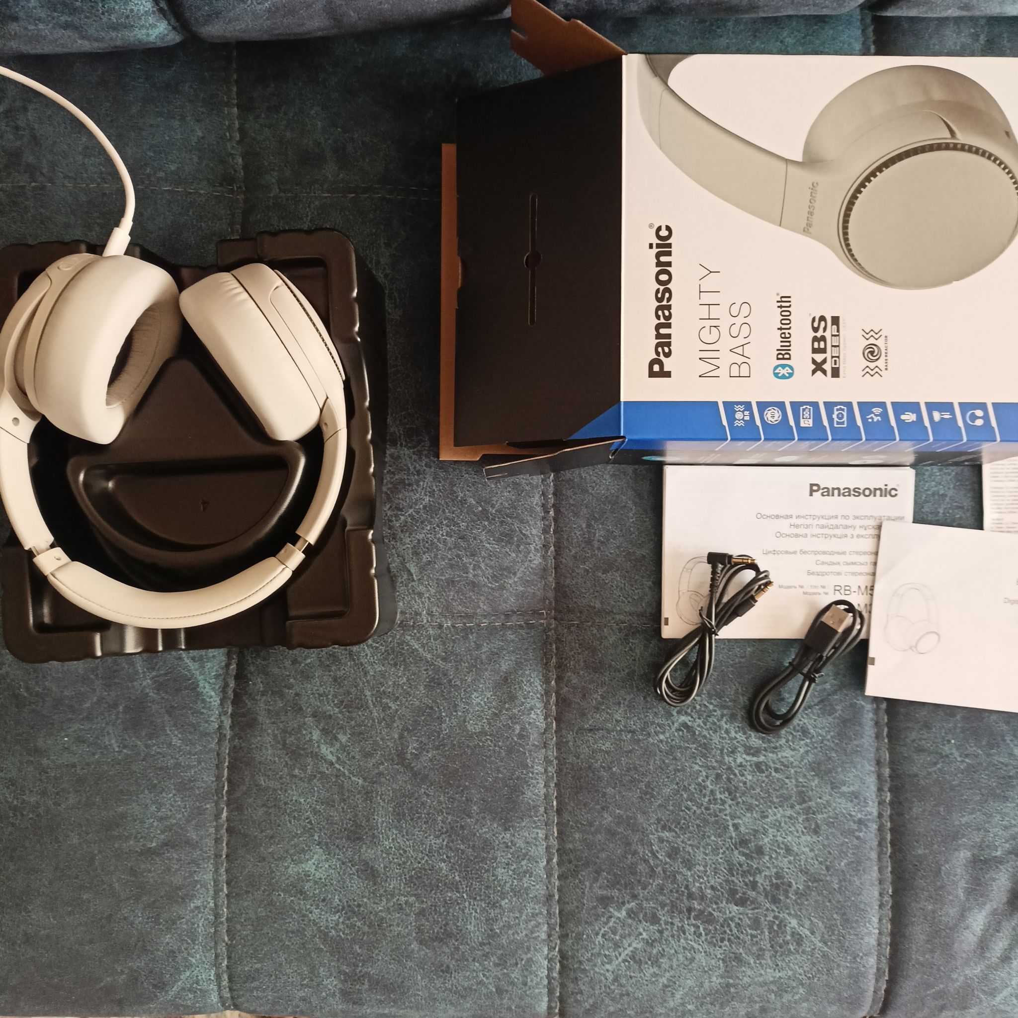 Беспроводные наушники Panasonic RB-M500BGE-C, кремовый — купить в ...