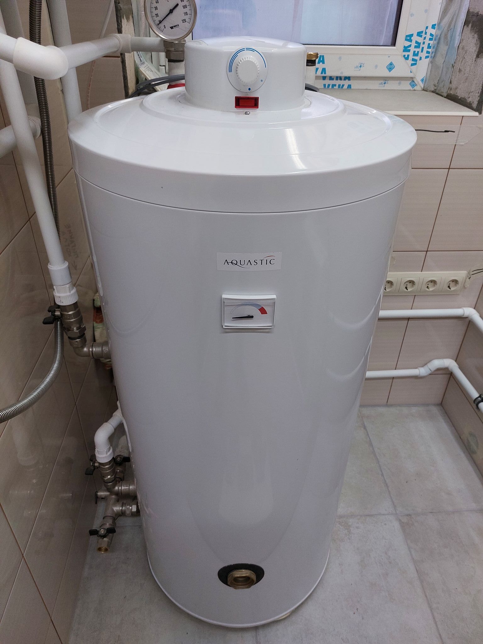 Aq ind 200 sc. Бойлер Hajdu aq IND 200 SC. Hajdu aq IND 200sc e. Бойлер косвенного нагрева Hajdu 150л. Хайду 200 литров напольный бойлер косвенного.