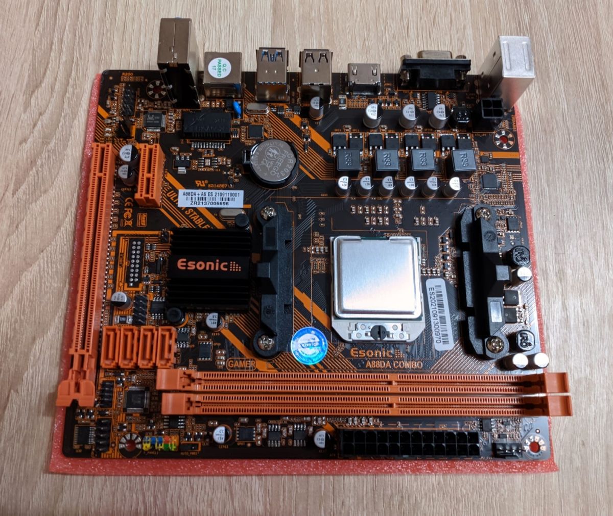 Материнская плата ESONIC A88DA c процессором AMD A6-4400M (FS1, Mini ...