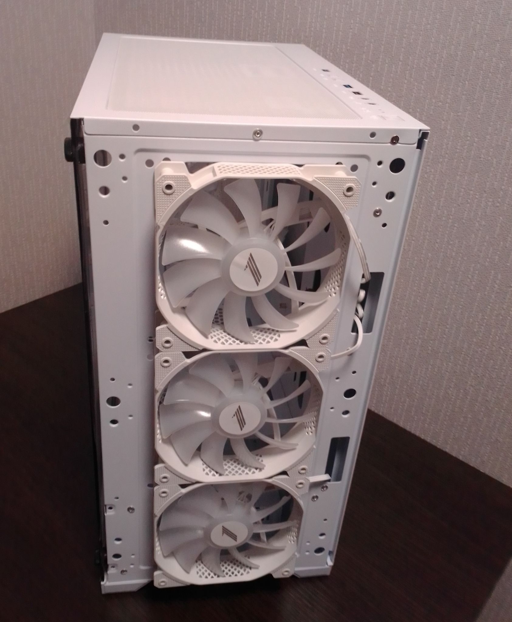 Корпус 1STPLAYER TRILOBITE T5, белый (T5-WH-4F1-W) — купить по низкой ...