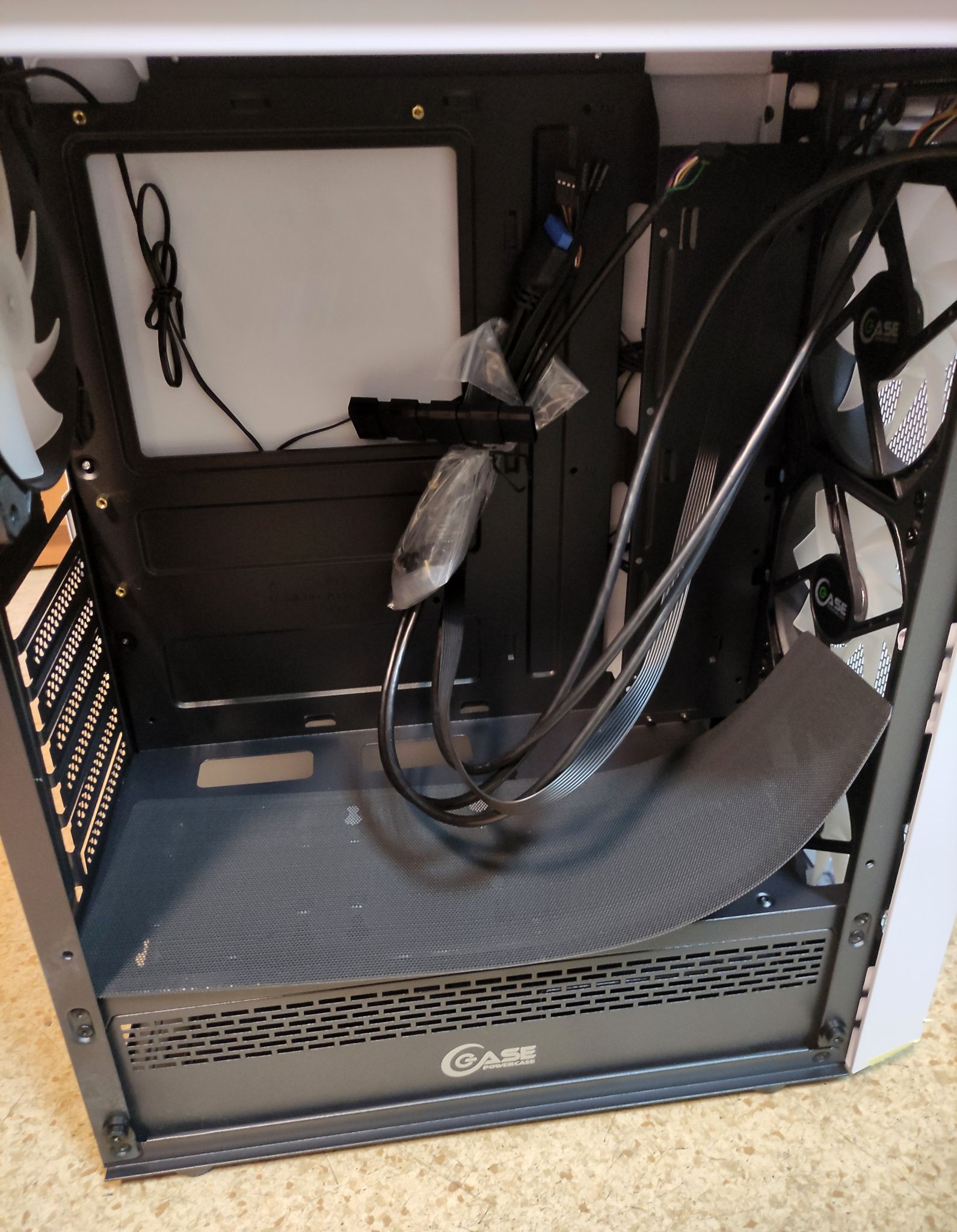 Корпус Powercase MISTRAL Z4, белый (CMIZW-L4) — купить по низкой цене в ...