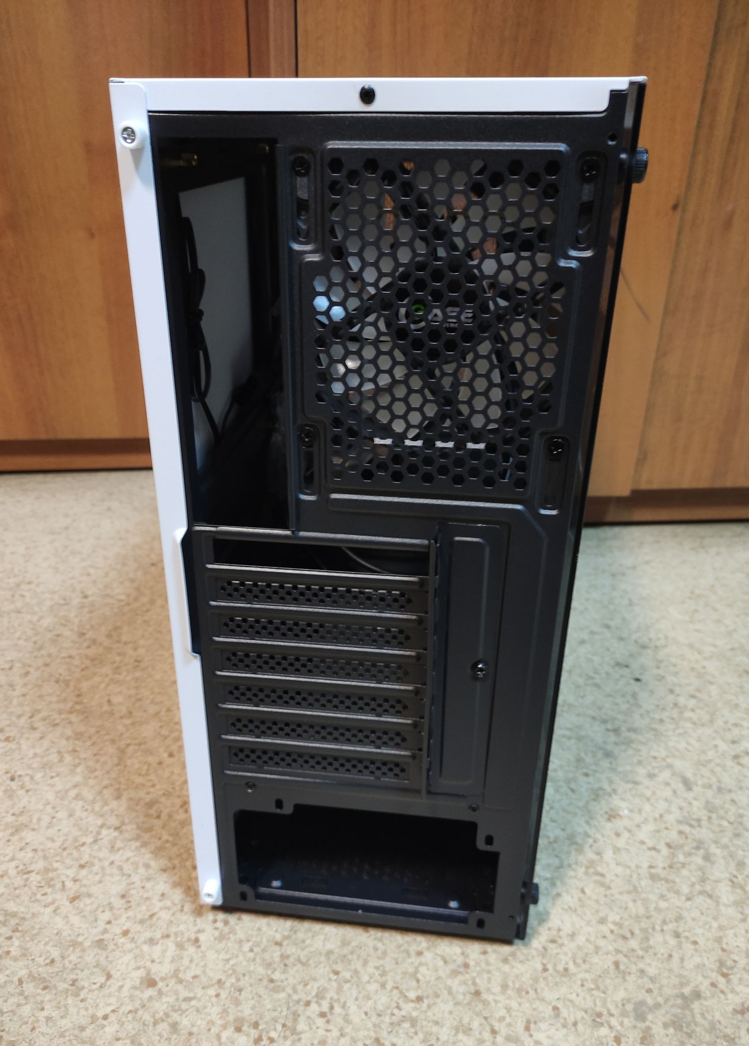 Корпус Powercase MISTRAL Z4, белый (CMIZW-L4) — купить по низкой цене в ...