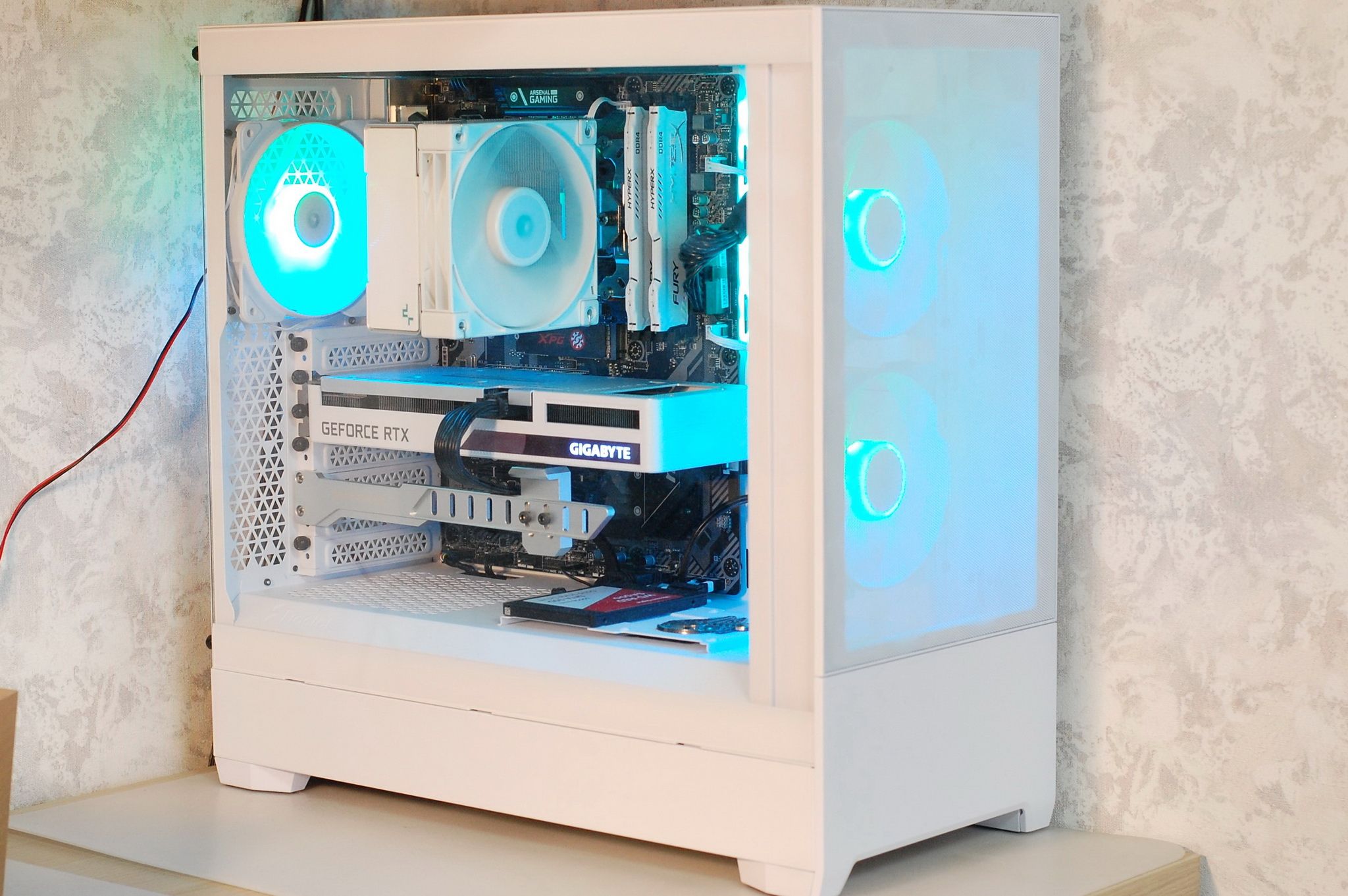 FRACTAL DESIGN Pop Air RGB White TG Blanc Boitier PC Moyen tour ATX  (FD-C-POR1A-01) avec Quadrimedia