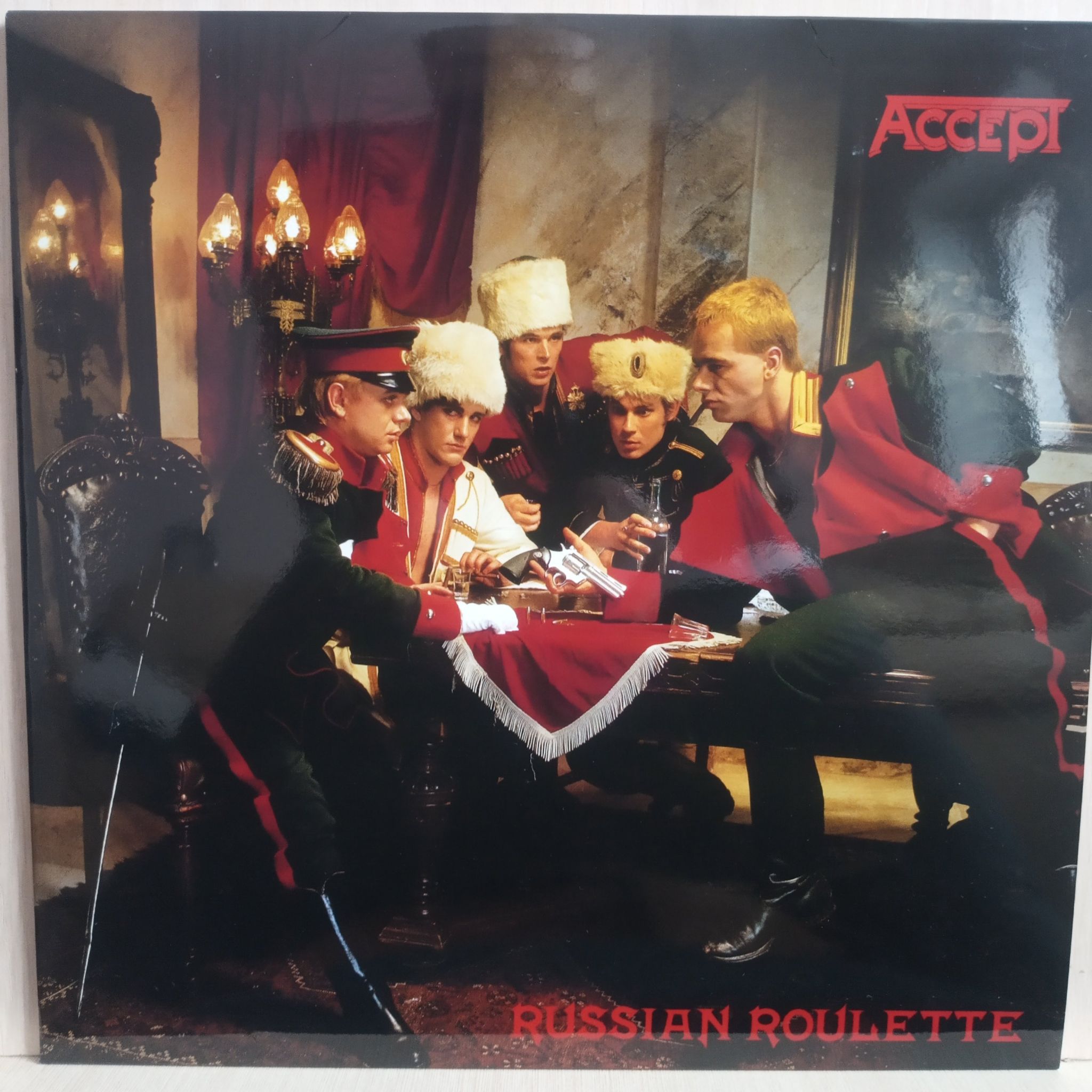 Accept russian. Accept Russian Roulette 1986 CD. Accept Russian Roulette 1986 обложка. Accept Russian Roulette обложка. Михаэль Вагенер accept.