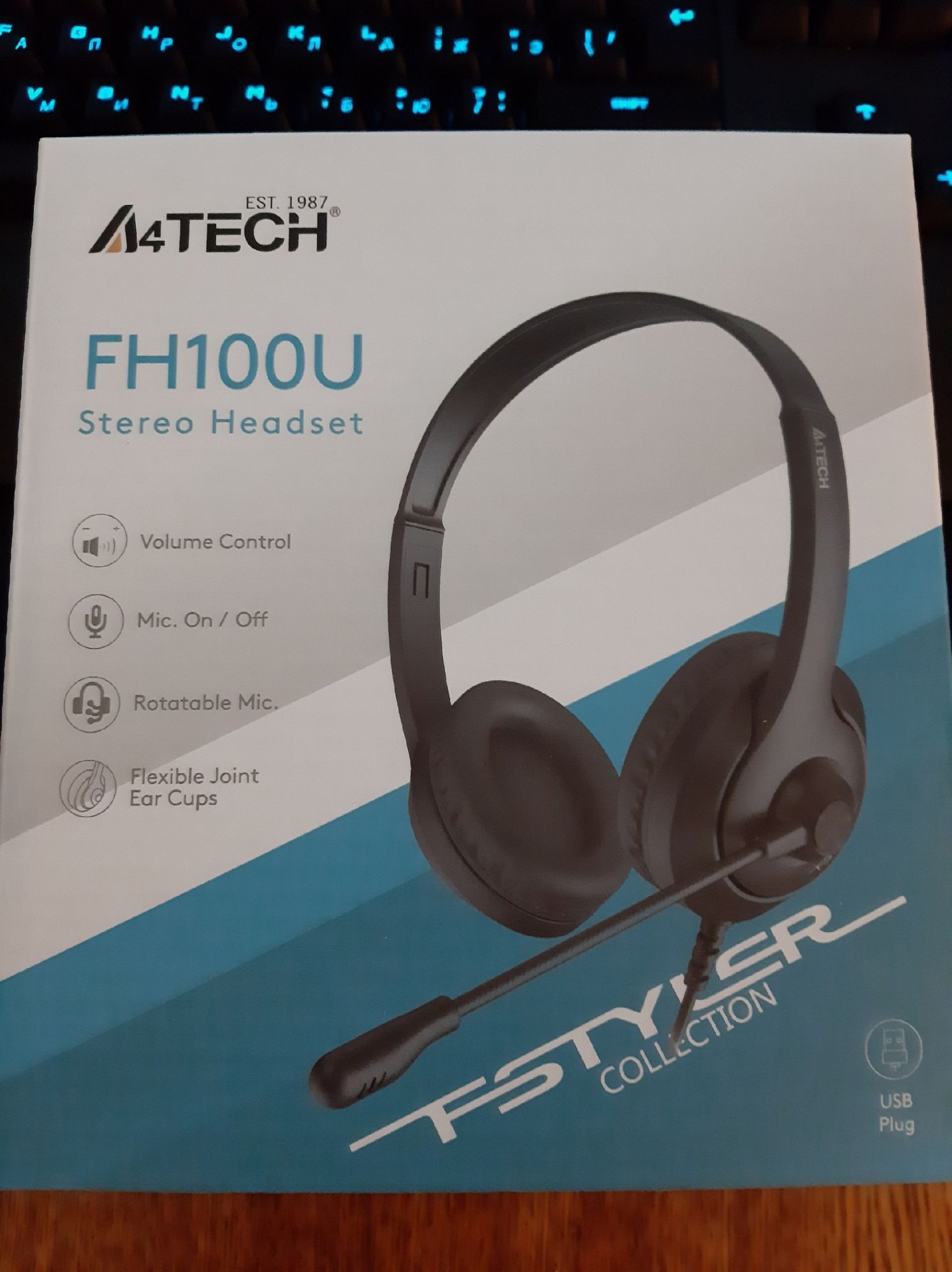 Гарнитура A4Tech Fstyler FH100U черный 2м накладные USB оголовье ...