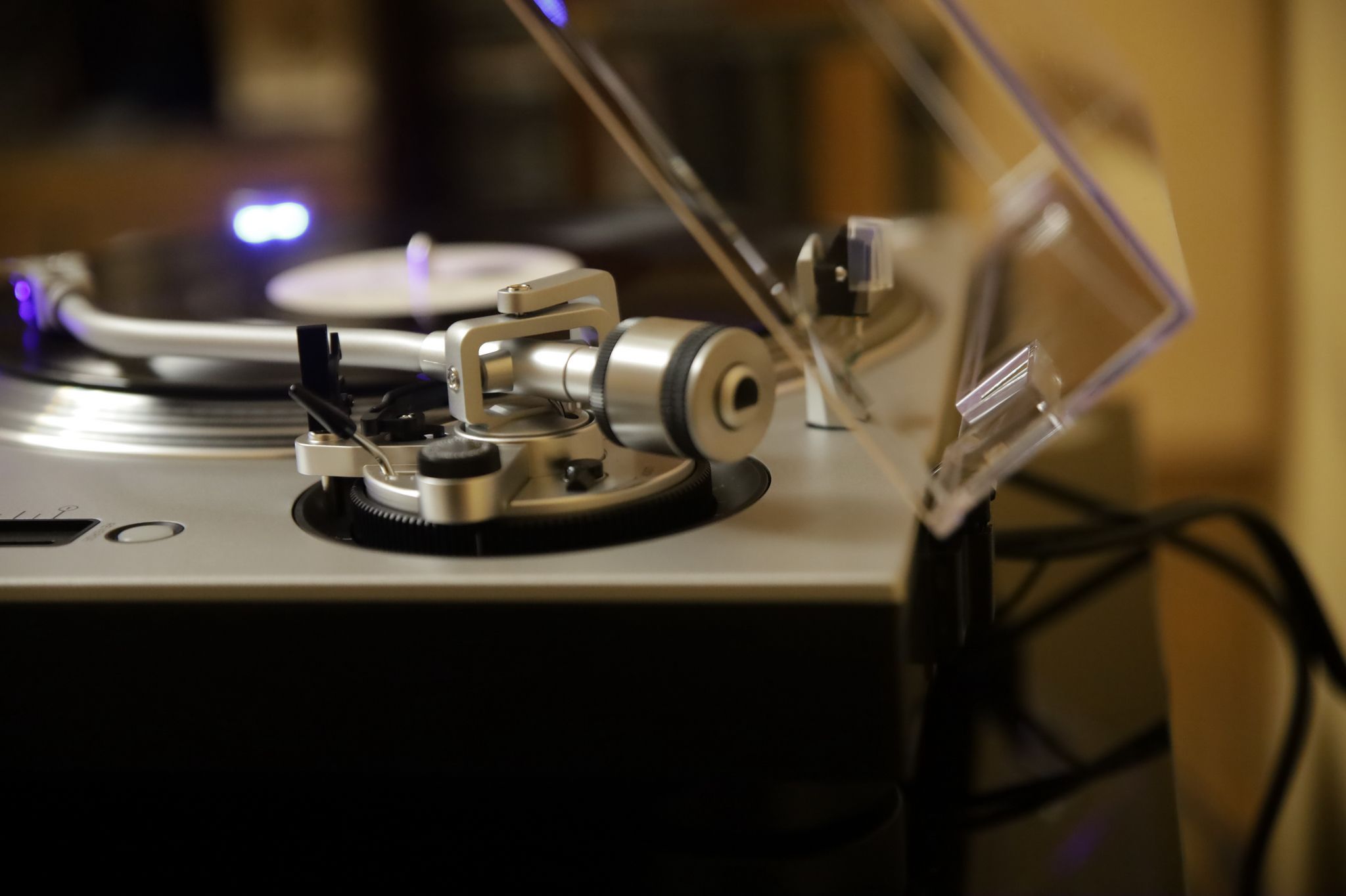 Виниловый проигрыватель Audio-Technica AT-LP140XP, серебристый AUDIO ...