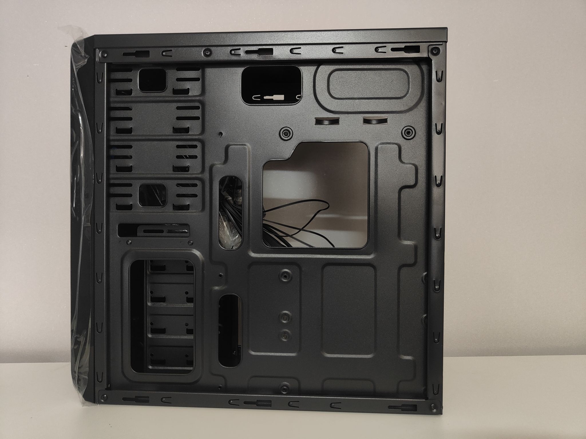 Корпус Exegate UN-604 Black ATX без БП EX269439RUS — купить в интернет ...