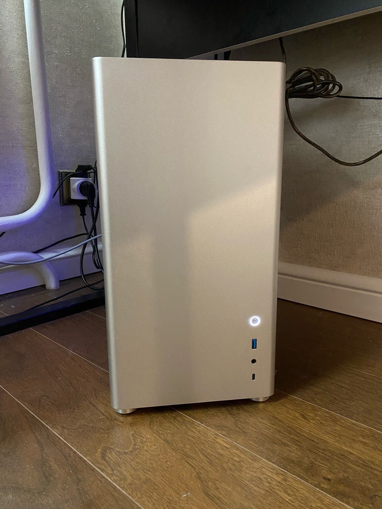 Корпус JONSBO D40 JONSBO D40 Silver — купить в интернет-магазине ОНЛАЙН ...