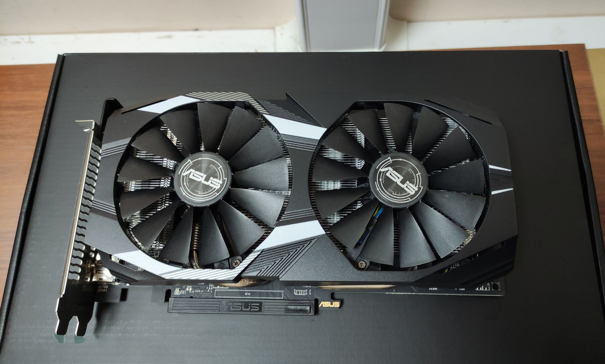 Видеокарта Asus Radeon RX 560 DUAL 4G DUAL-RX560-4G — купить в интернет ...