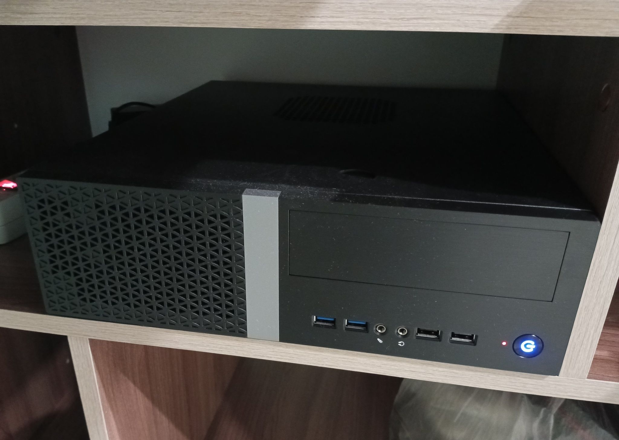 Купить Корпус Foxline FL-211 mATX FL-211-TFX300S в интернет-магазине ...