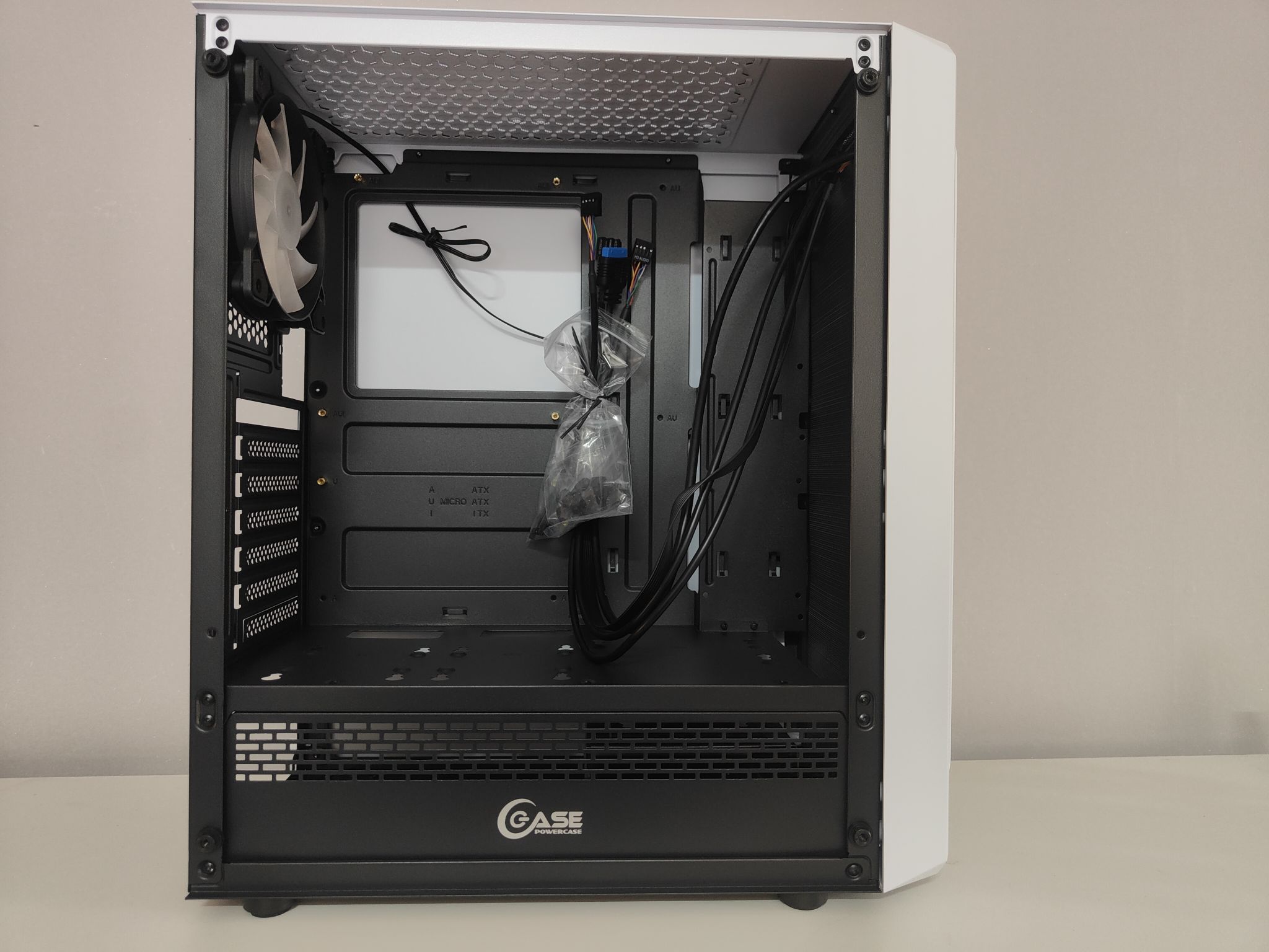 Корпус Powercase MISTRAL Z4, белый (CMIZW-L4) — купить по низкой цене в ...