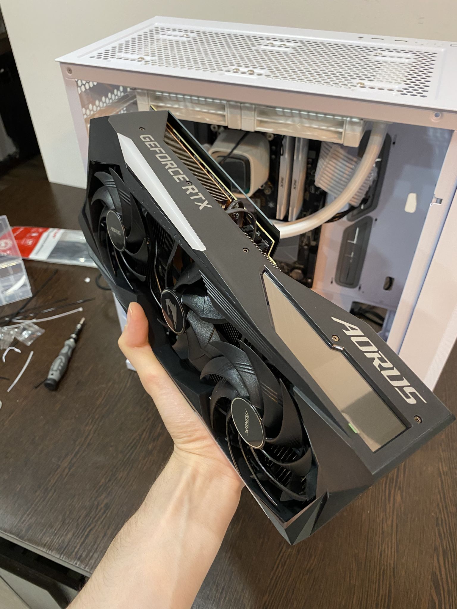 Видеокарта GIGABYTE GeForce RTX 3070 Ti AORUS MASTER 8G GV