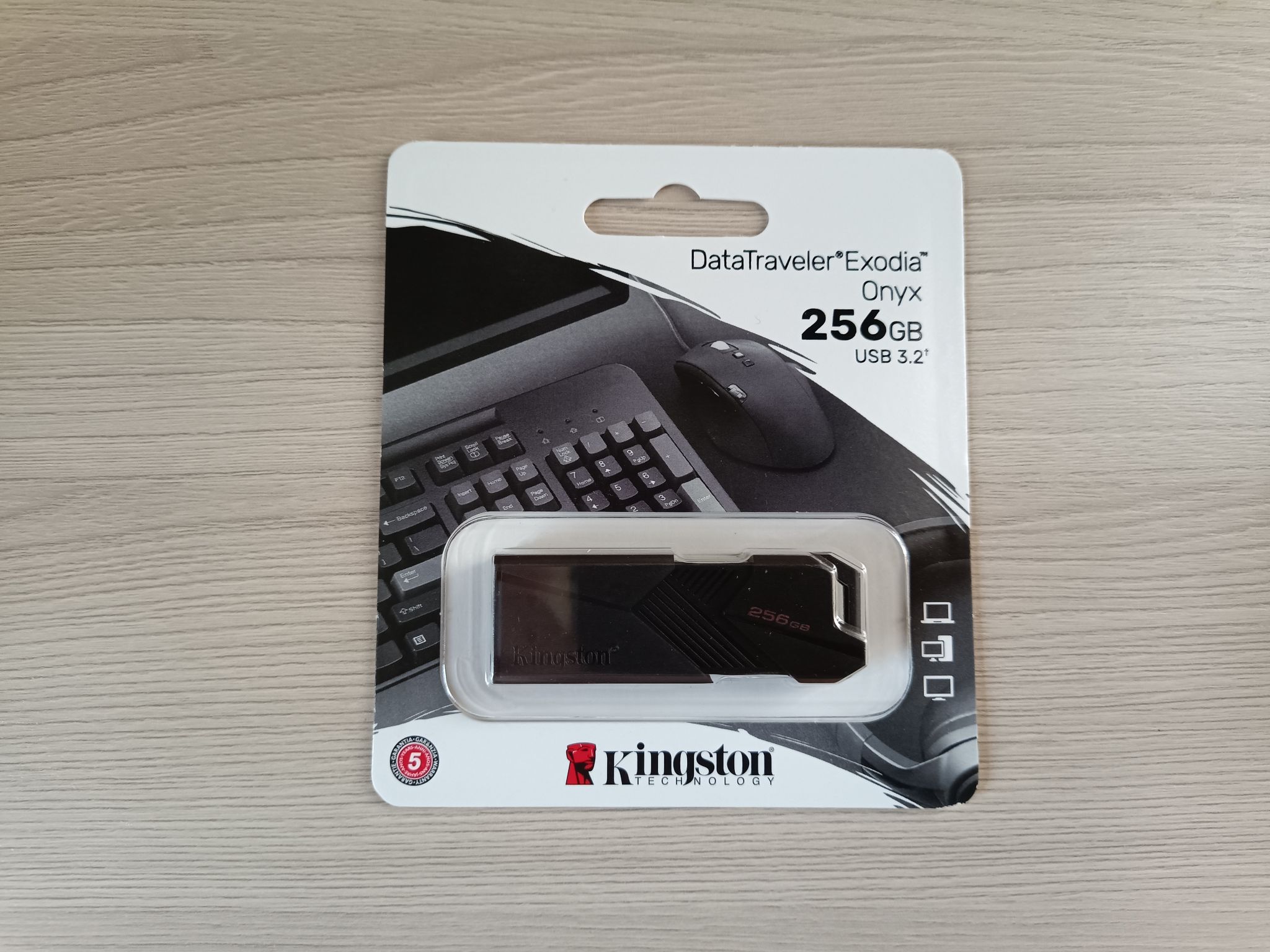 USB флешка 256Gb Kingston DataTraveler Exodia Onyx USB 3.2 Gen 1 DTXON/256GB  — купить в интернет-магазине ОНЛАЙН ТРЕЙД.РУ