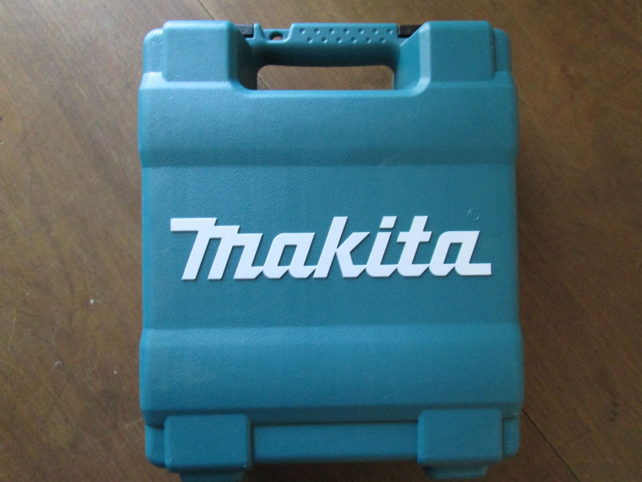 Дрель аккумуляторная Makita DF488DWE — купить по низкой цене в интернет ...