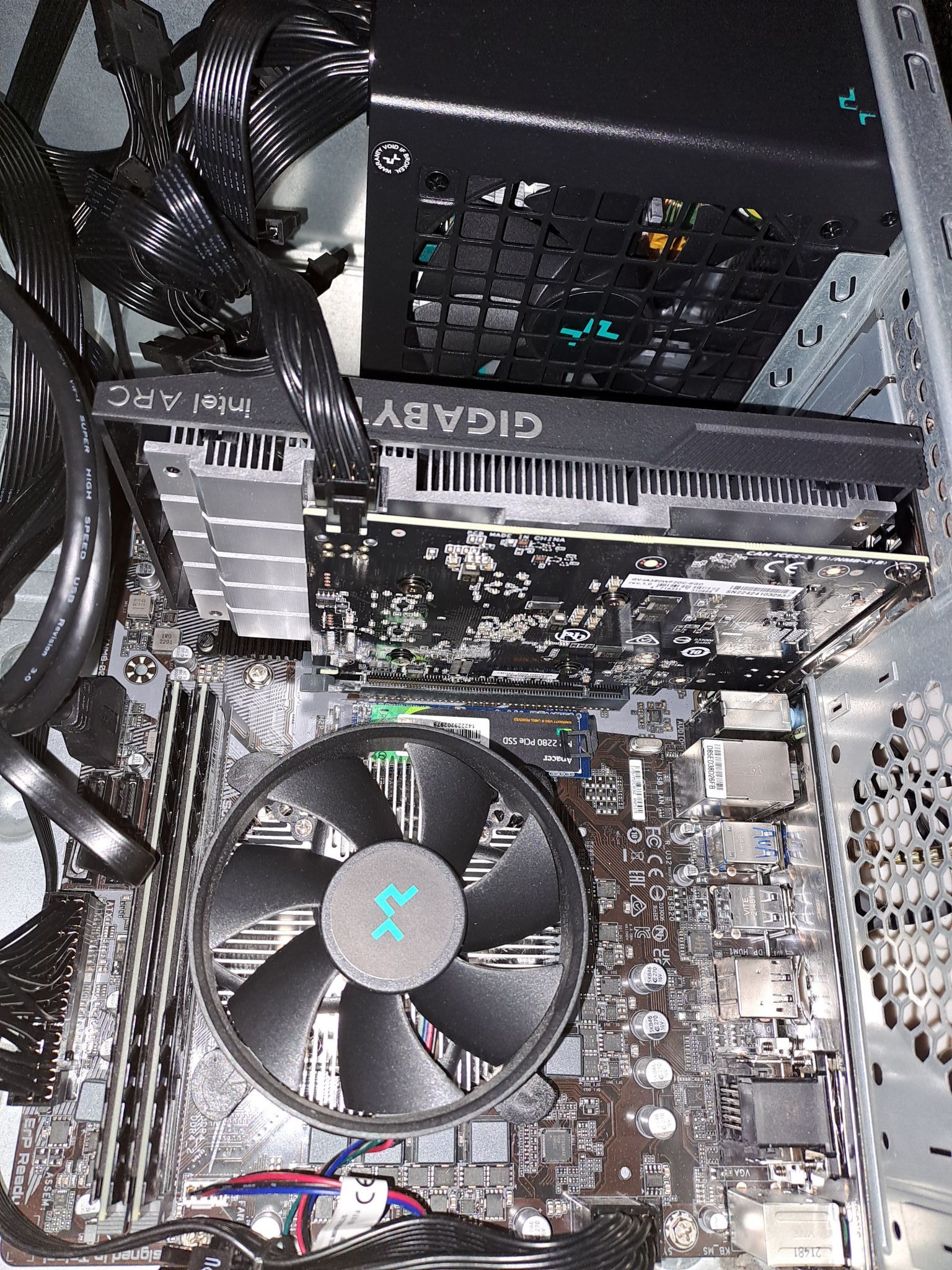 Видеокарта GIGABYTE Arc A380 WINDFORCE OC 6G GV-IA380WF2OC-6GD — купить ...