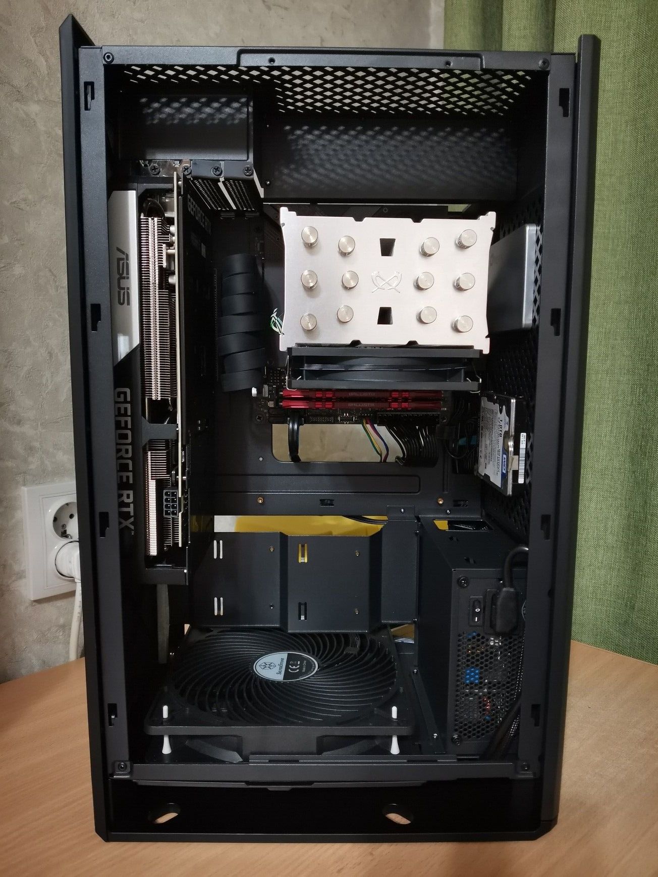 Корпус Silverstone ALTA G1M [SST-ALG1MB] — купить по низкой
