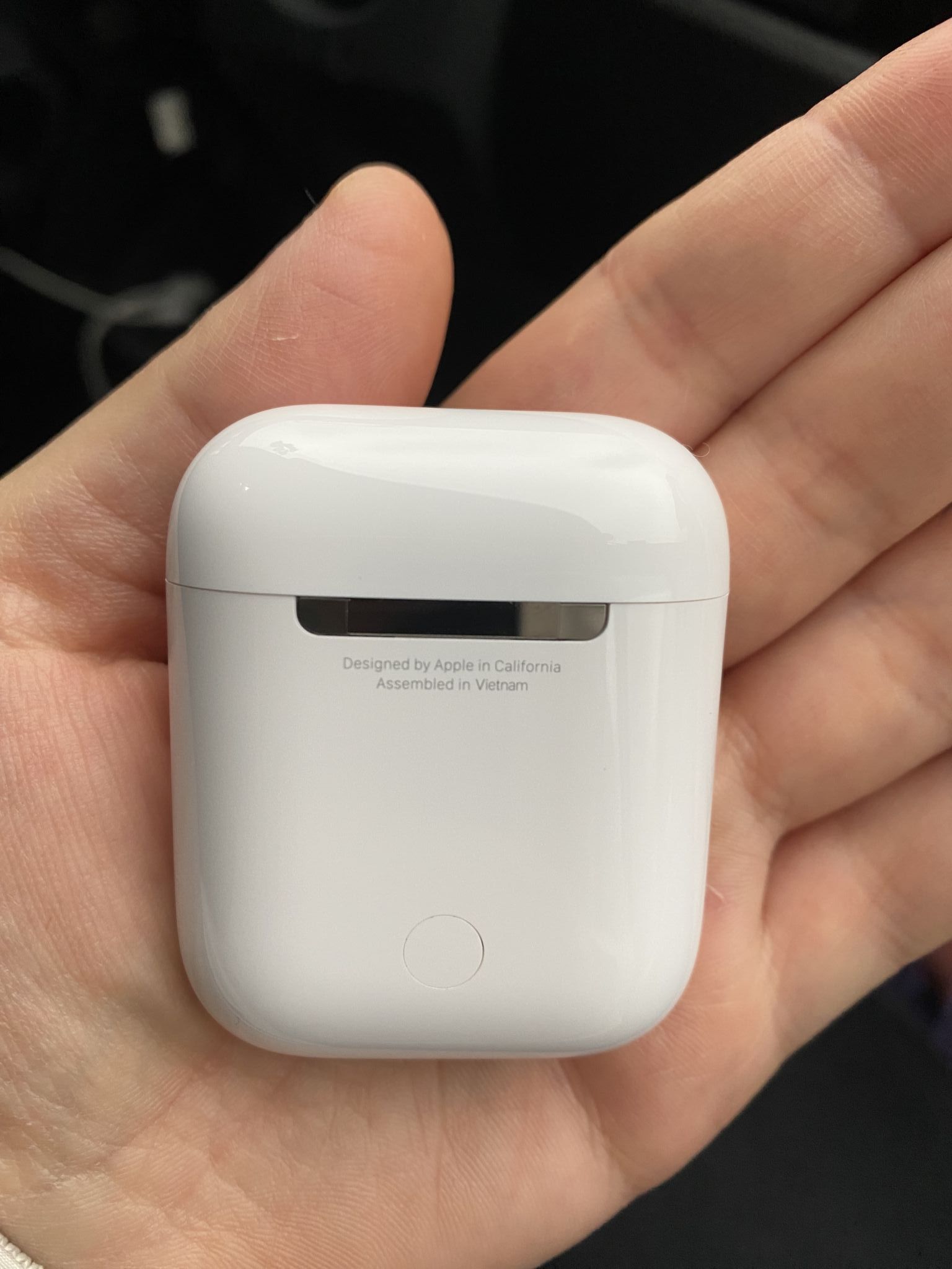 Apple AirPods 2nd generation with Charging Case MV7N2AM A