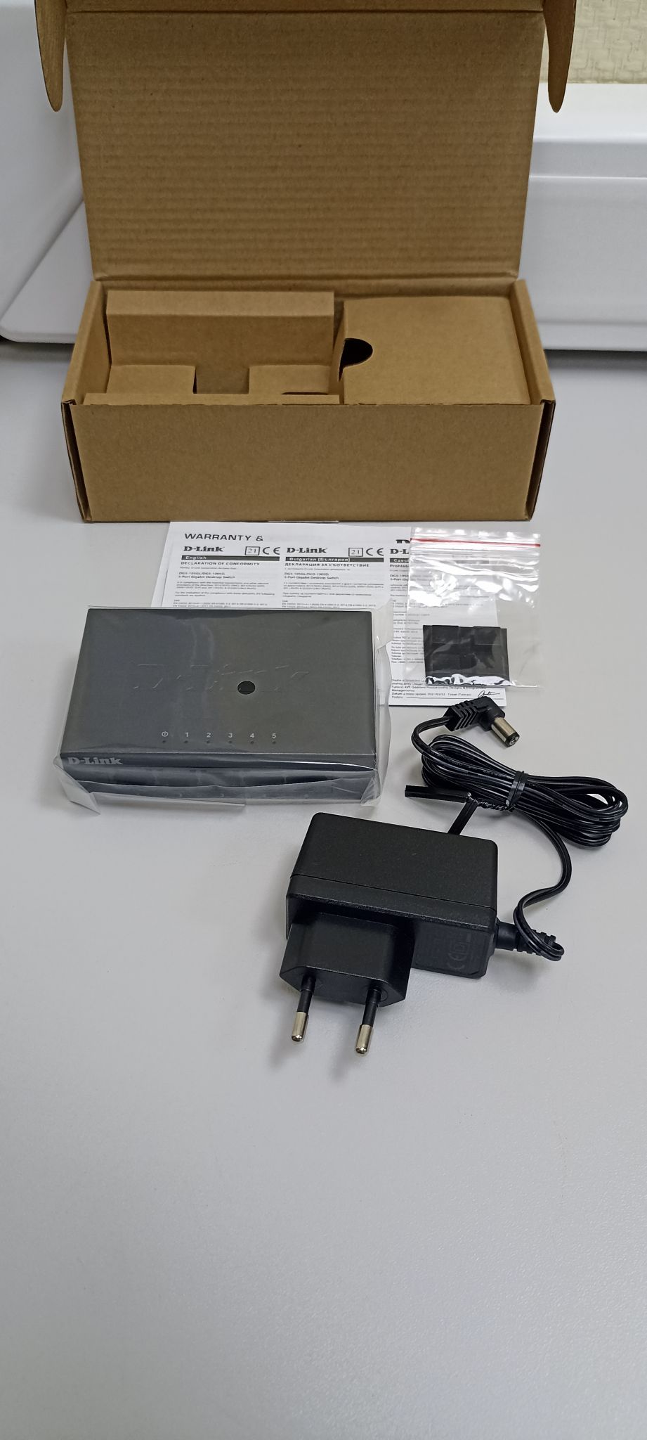 Купить Коммутатор D-Link Switch DGS-1005D/J2A в интернет-магазине ...