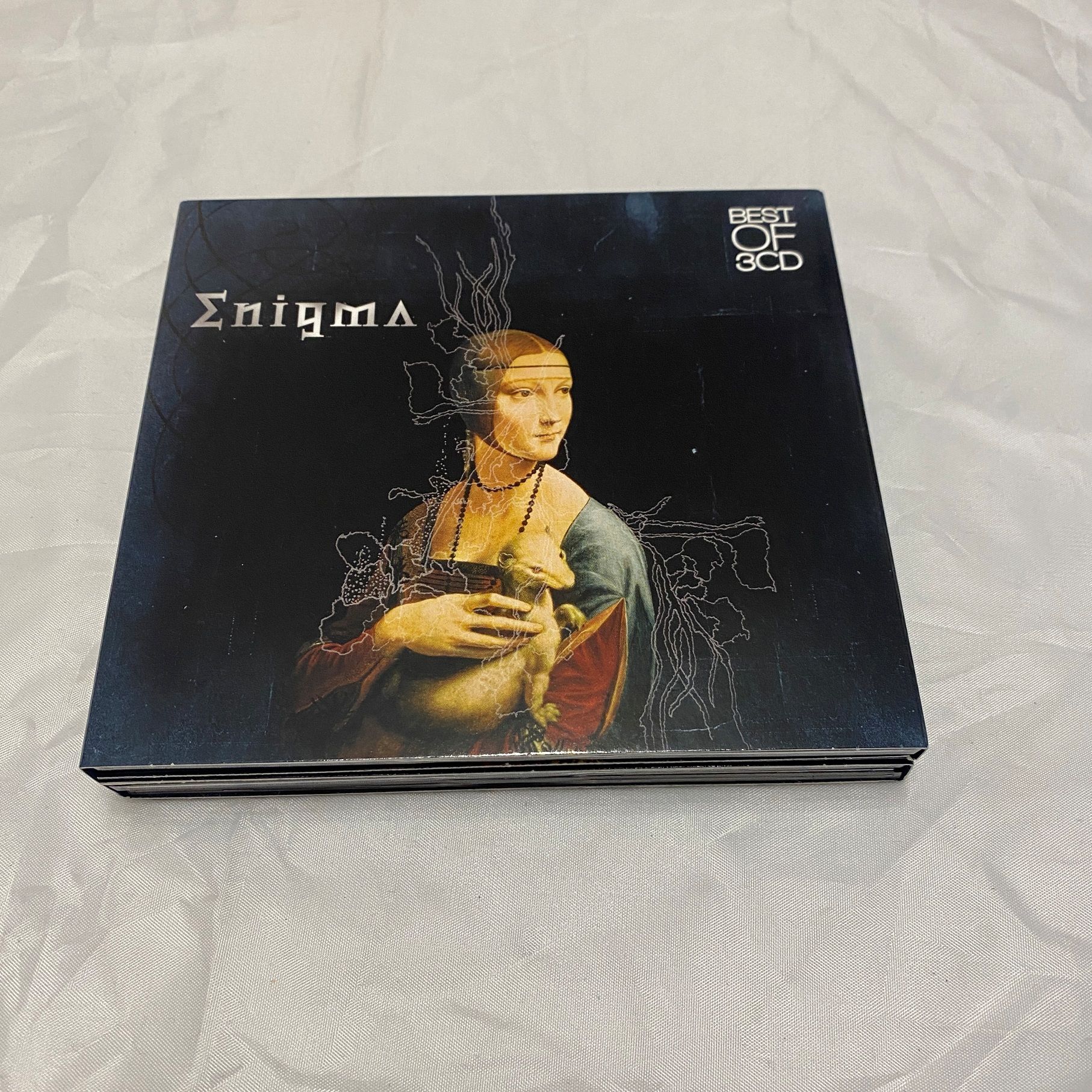 Компакт-диск ENIGMA - Best Of (3CD) 5099901765328 — купить в  интернет-магазине ОНЛАЙН ТРЕЙД.РУ