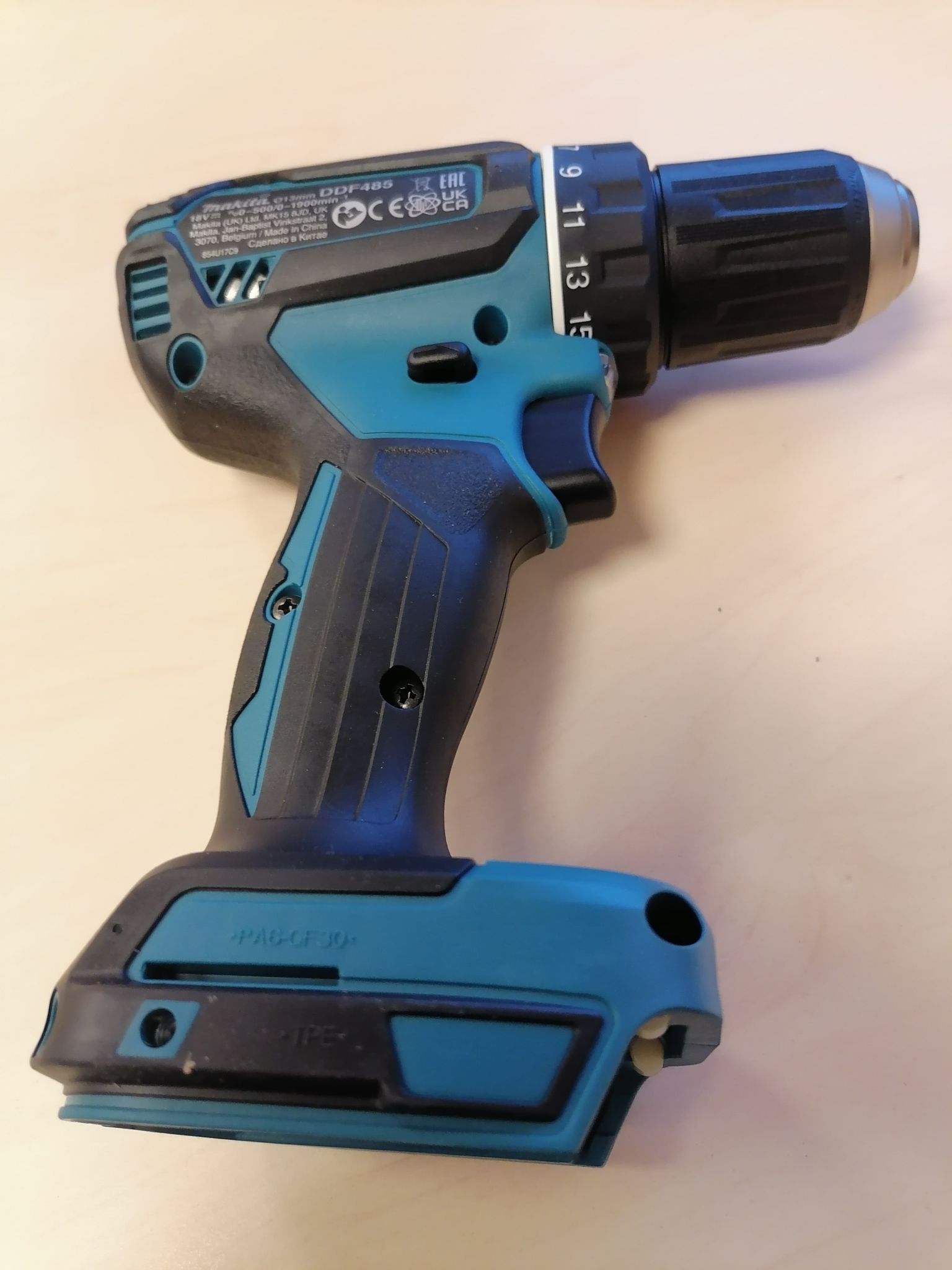 Дрель-шуруповерт аккумуляторная Makita DDF485Z LXT — купить по низкой ...