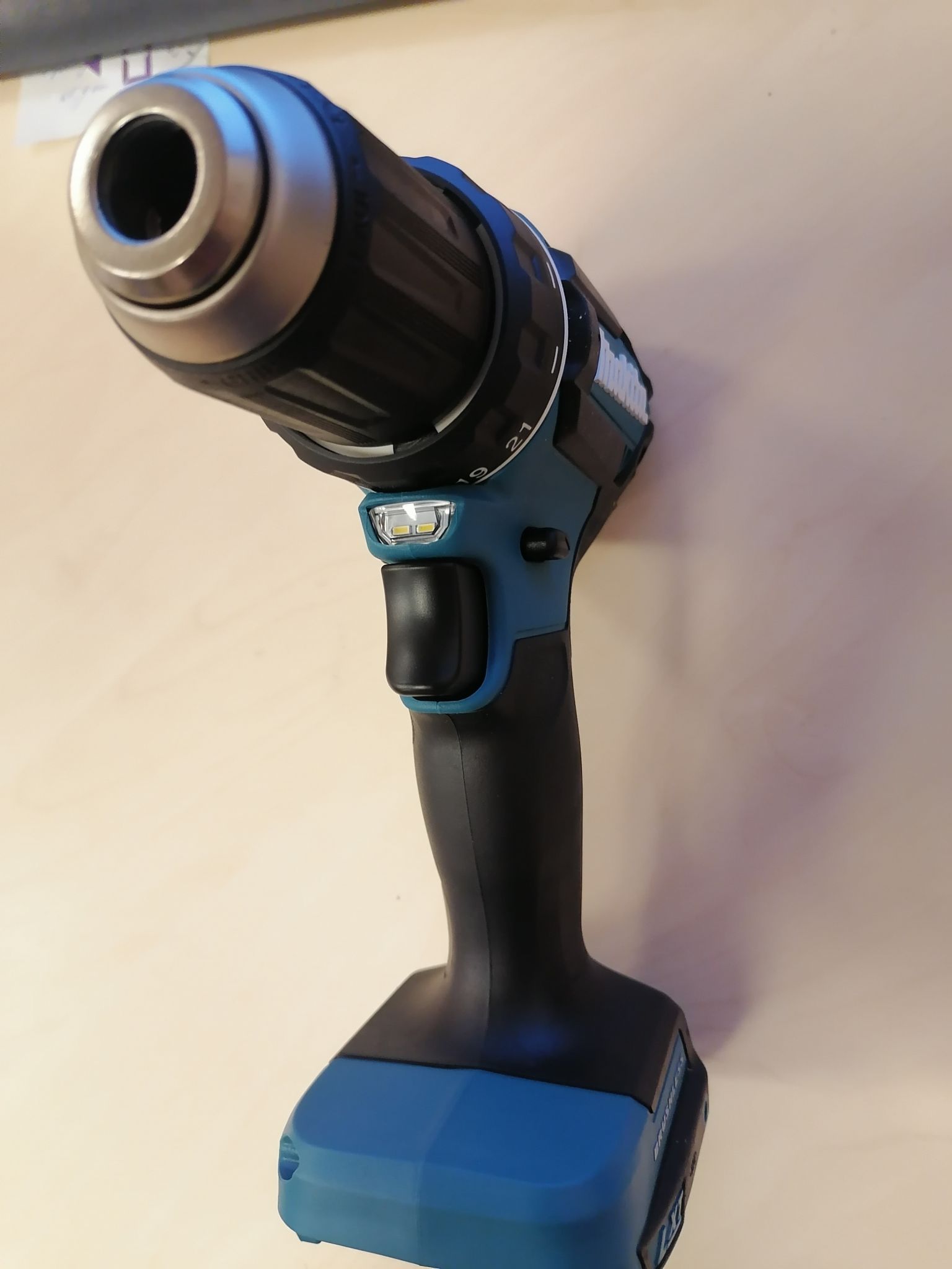 Дрель-шуруповерт аккумуляторная Makita DDF485Z LXT — купить по низкой ...