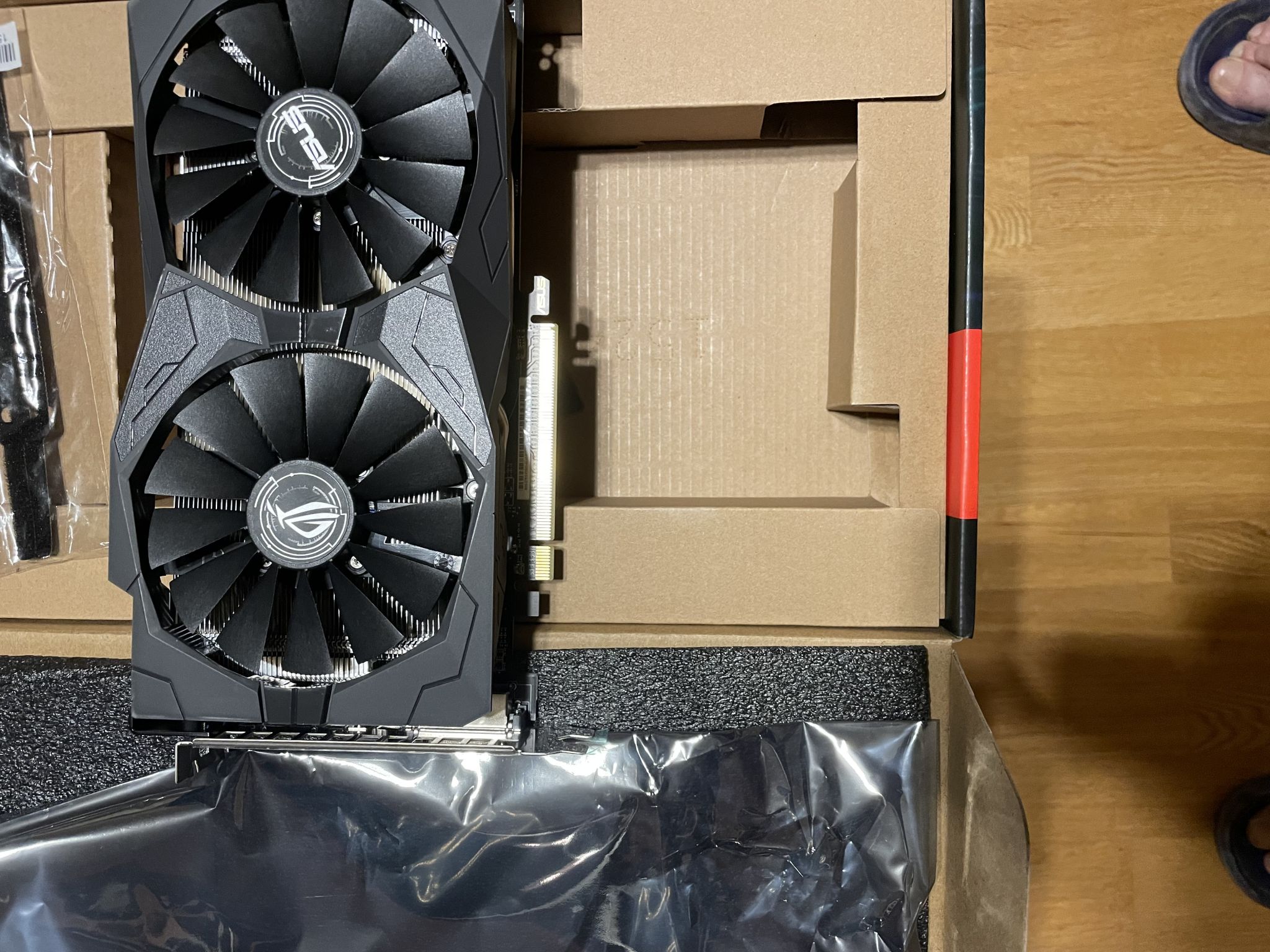 Видеокарта Asus Radeon RX 560 ROG STRIX GAMING V2 4G ROG-STRIX-RX560-4G-V2-GAMING  — купить в интернет-магазине ОНЛАЙН ТРЕЙД.РУ