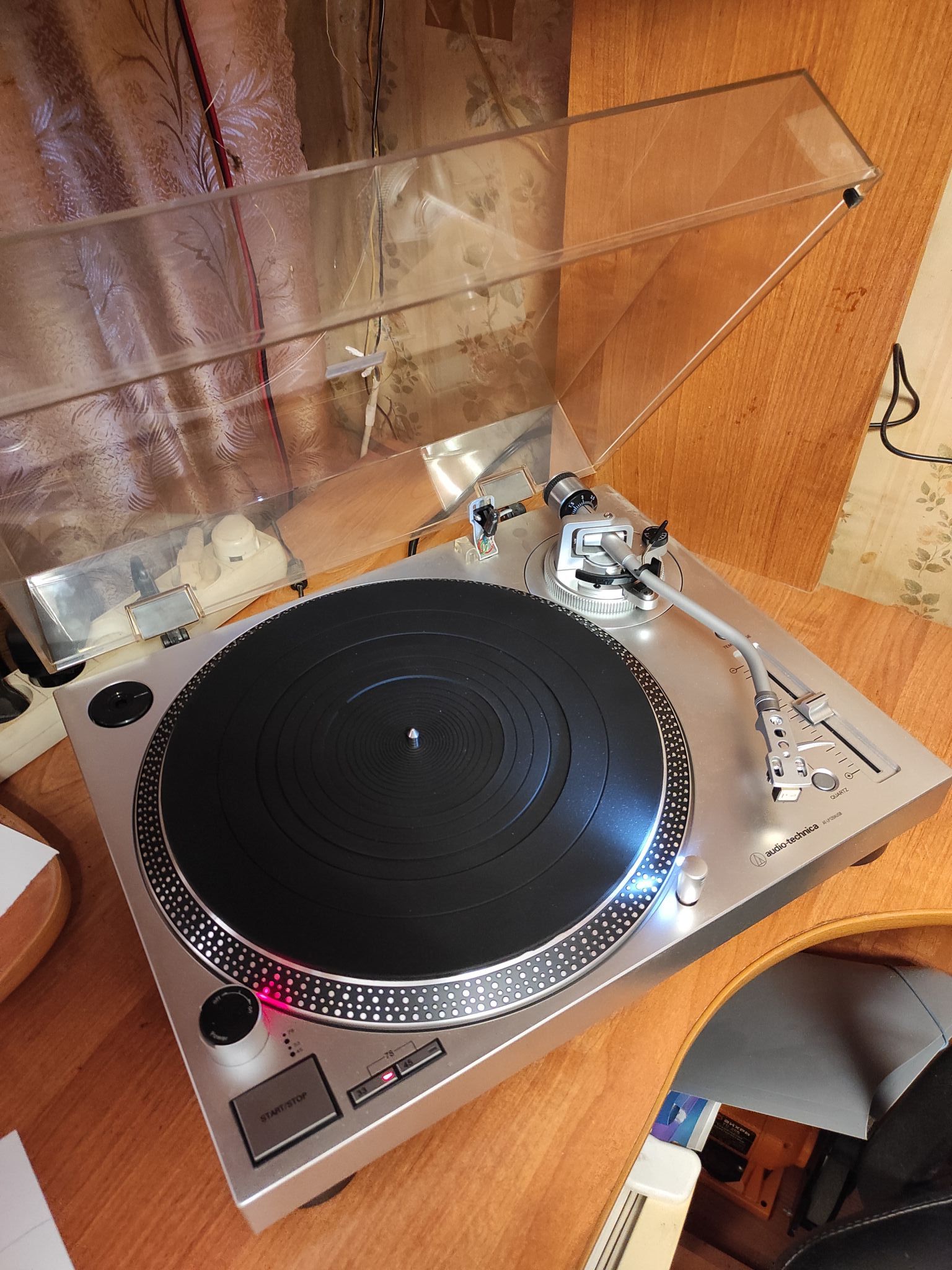 Виниловый проигрыватель Audio-Technica AT-LP120XUSB, серебристый AUDIO ...