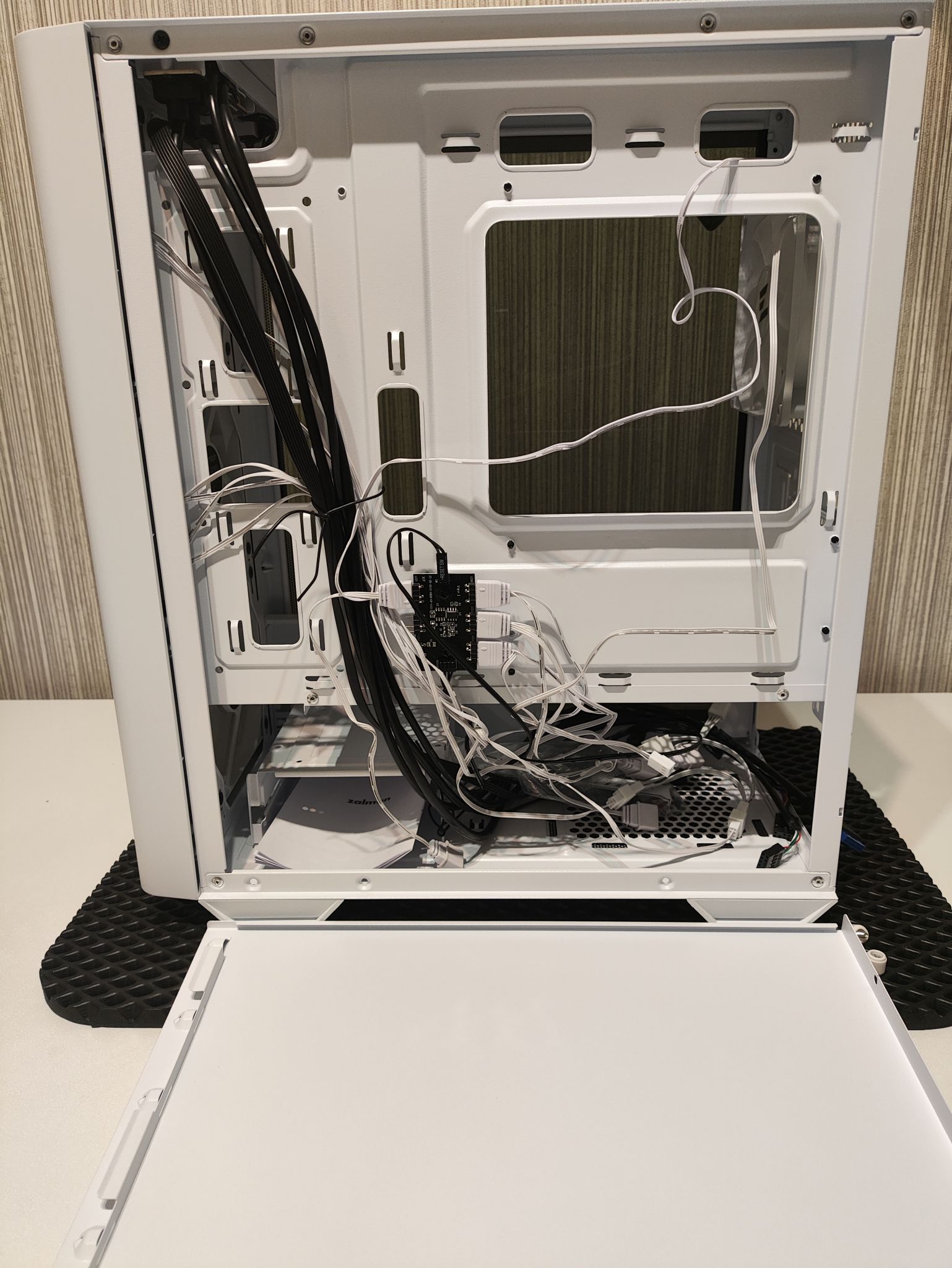 Корпус Zalman M4, белый M4 White — купить по низкой цене в интернет ...