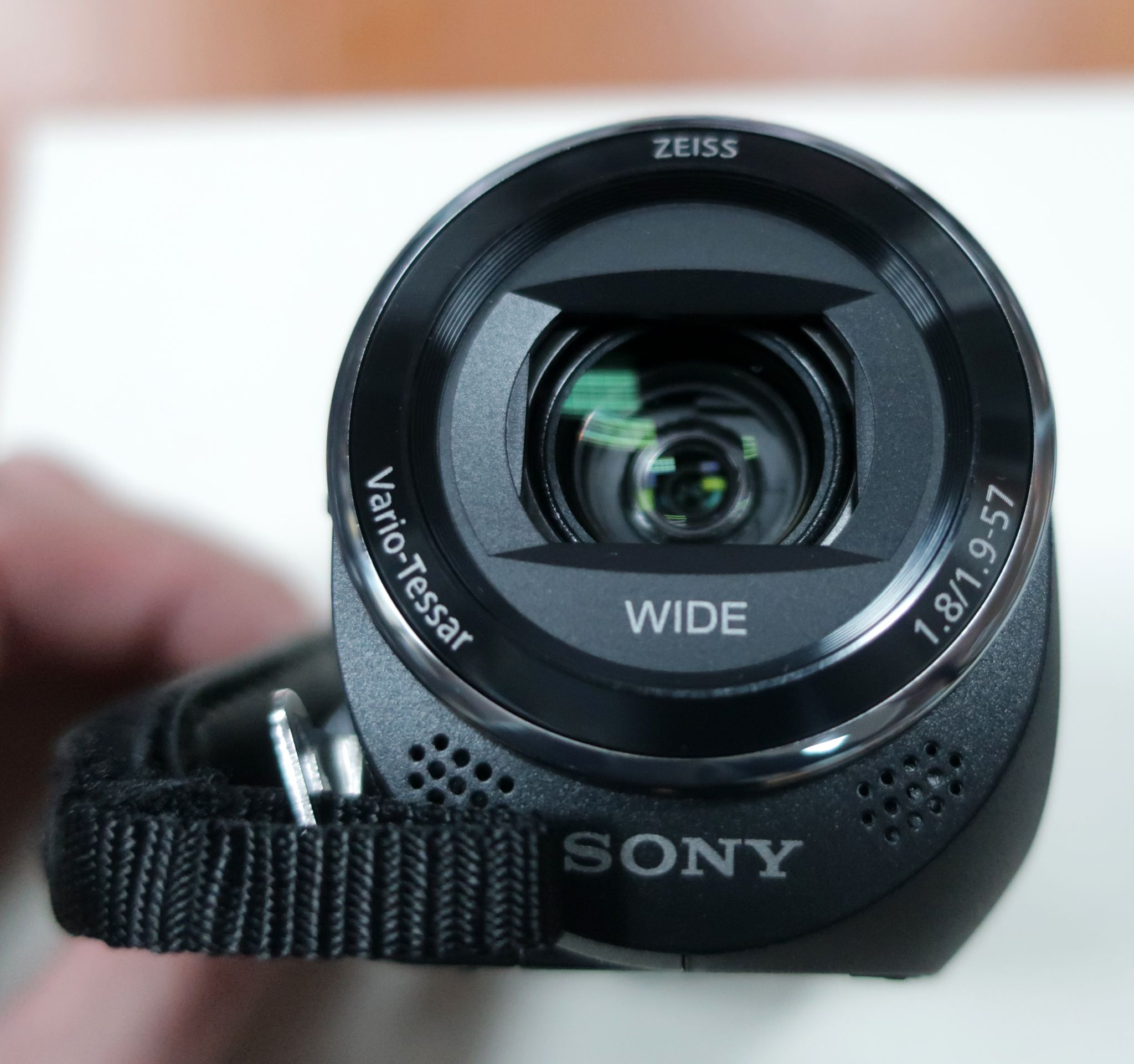 Цифровая видеокамера Sony HDR-CX405 чёрный HDRCX405B.CEL — купить по ...
