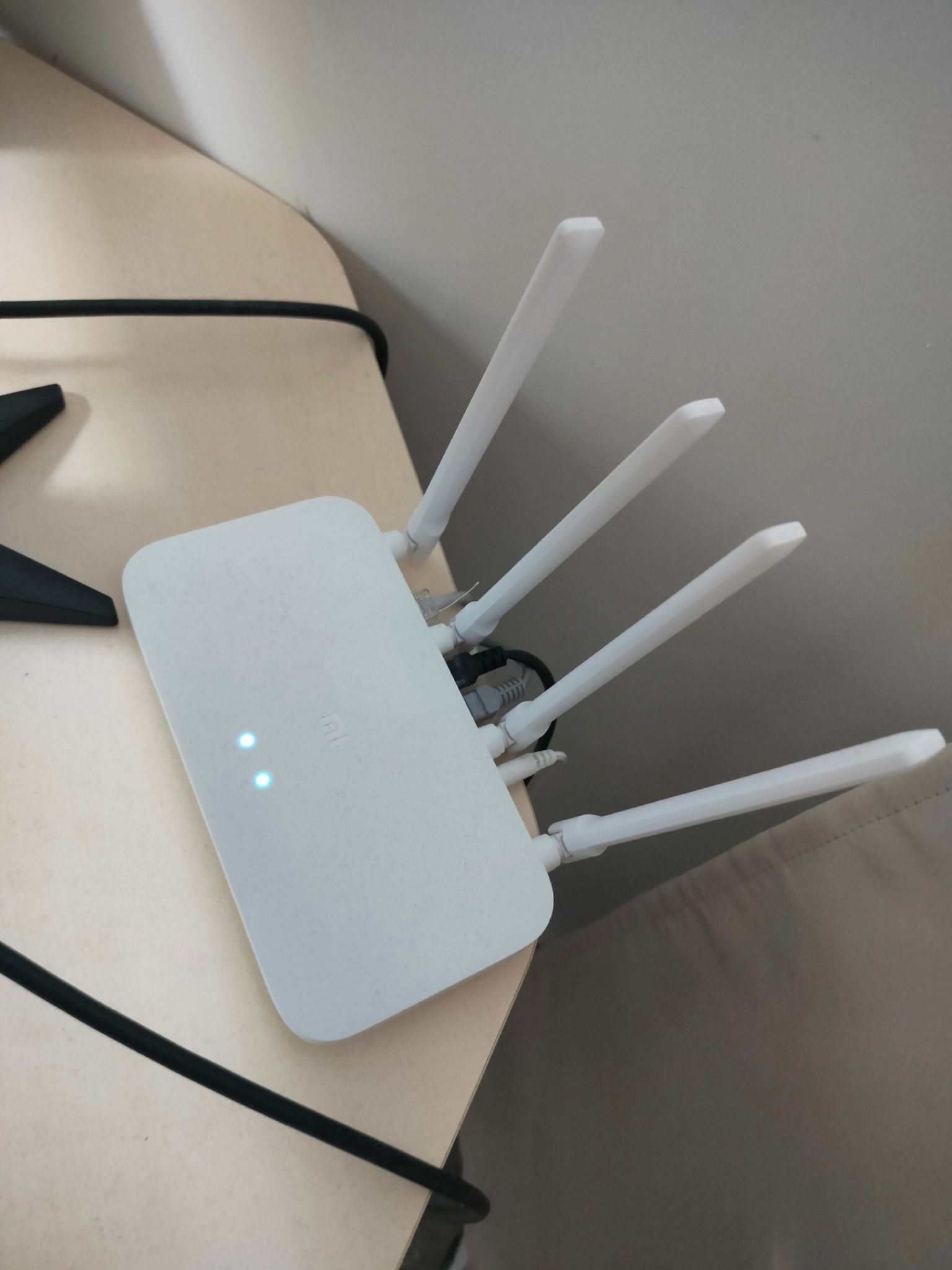 Wi-Fi роутер Xiaomi Mi Router 4C (White) DVB4231GL — купить в  интернет-магазине ОНЛАЙН ТРЕЙД.РУ