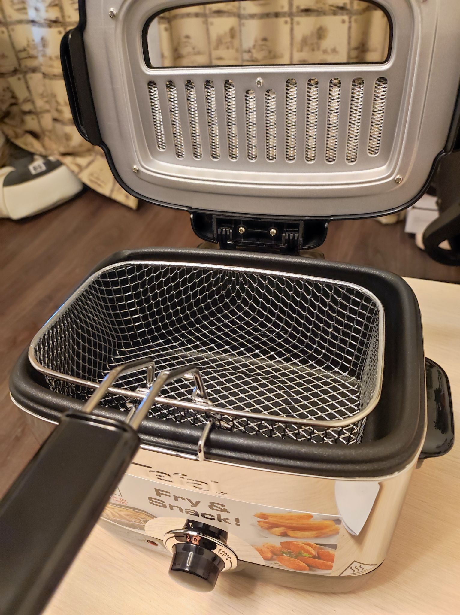 Фритюрница Tefal FF 2200 Minifryer FF220015 — купить в интернет-магазине  ОНЛАЙН ТРЕЙД.РУ