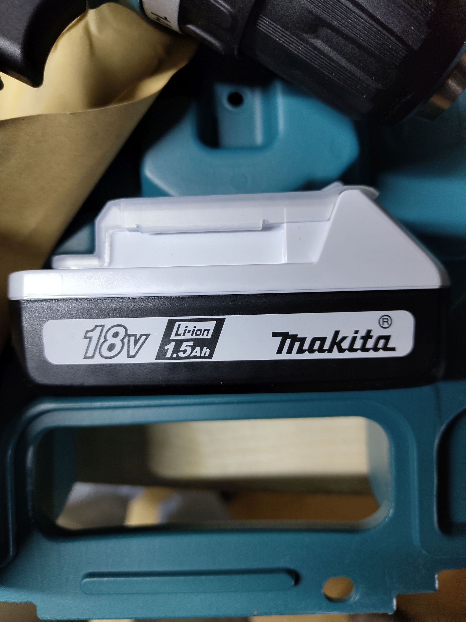 Дрель аккумуляторная Makita DF488DWE — купить по низкой цене в интернет ...