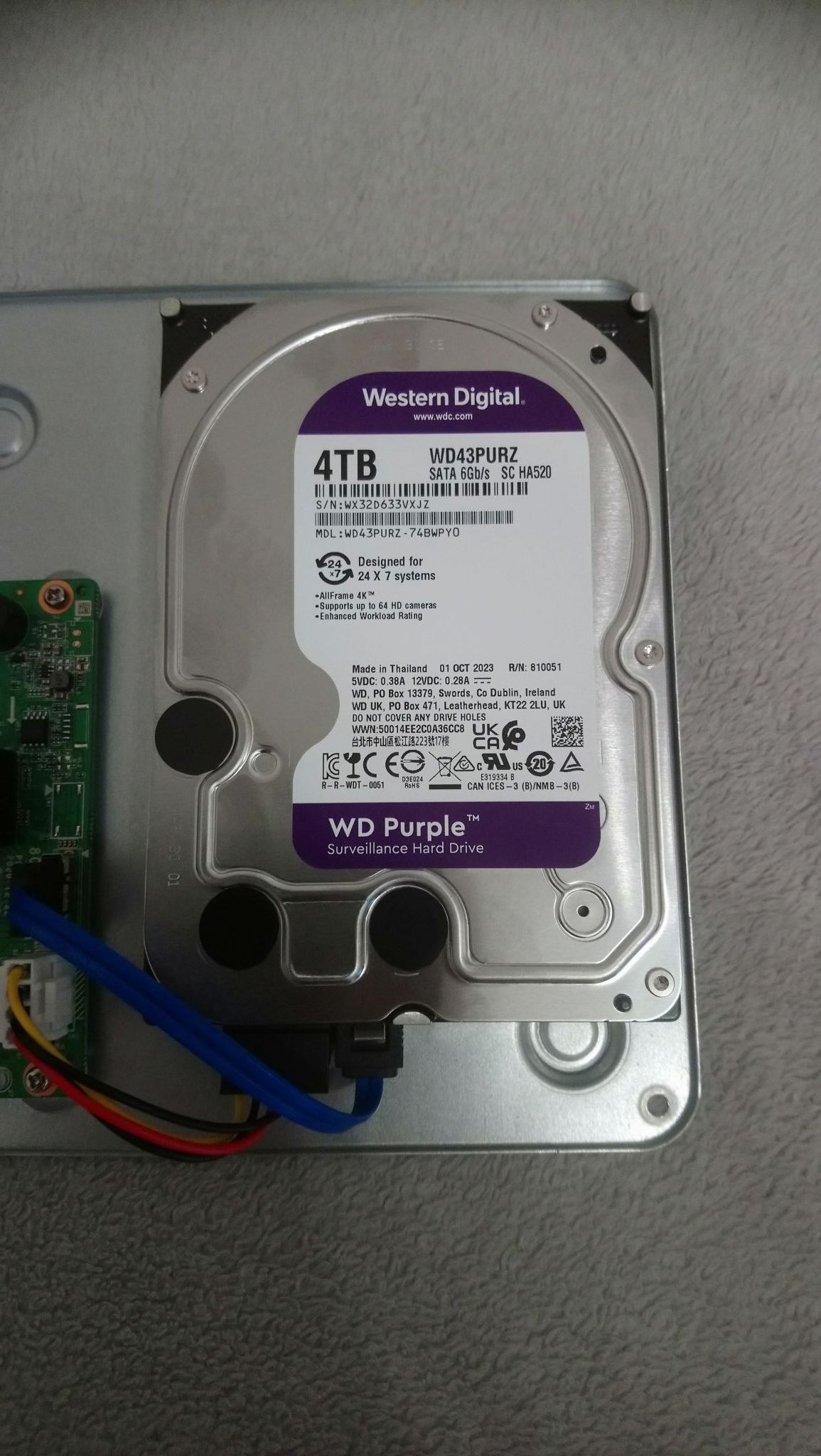 Disque Dur WD Purple 4 To – Spécial Surveillance, Compatible NAS 1 à 5 Baies, 7200 Tr/min, Interface SATA III
