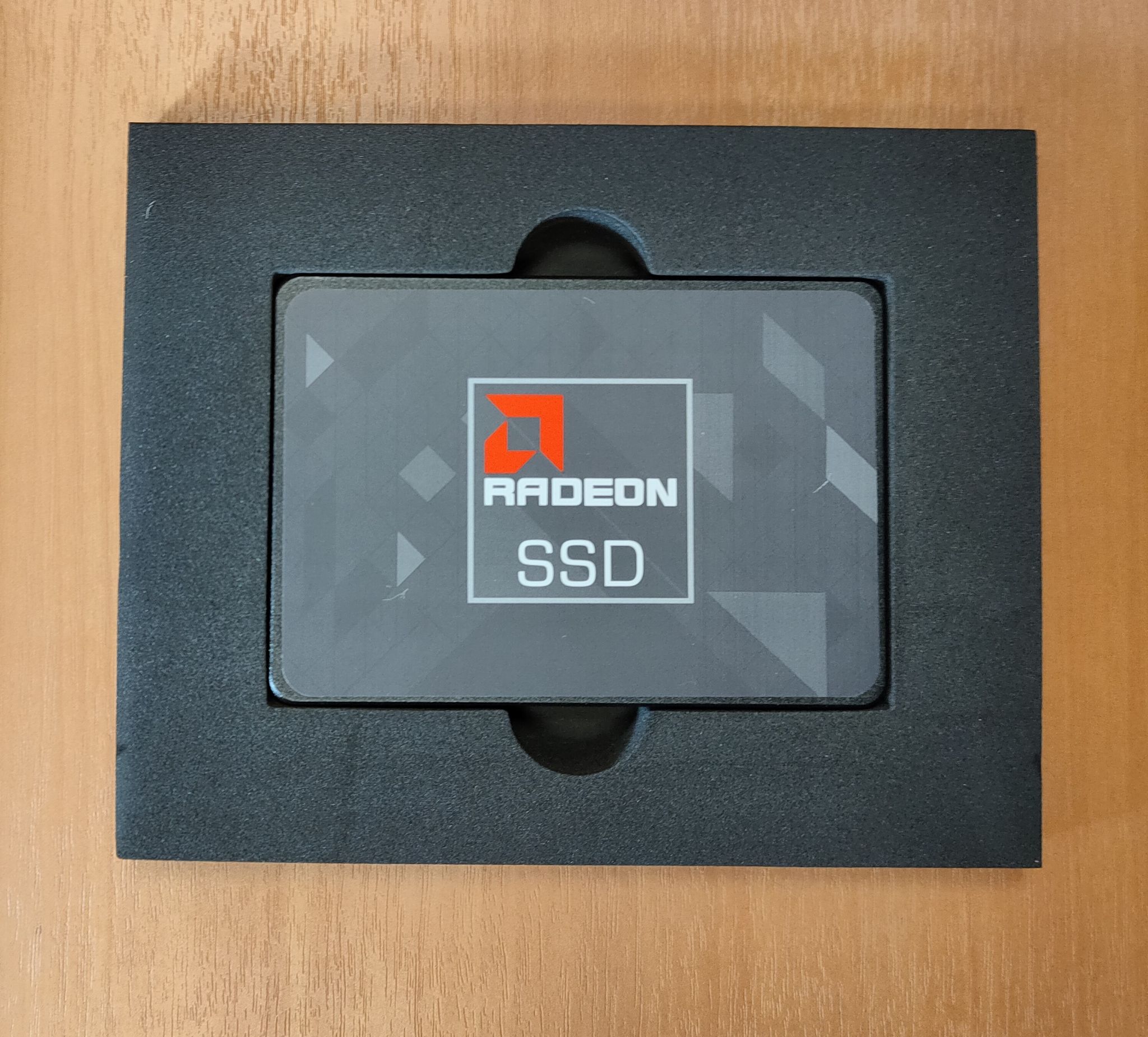 SSD диск AMD Radeon R5SL, 1000 Гб 2.5, SATA (R5SL1024G) — купить по ...
