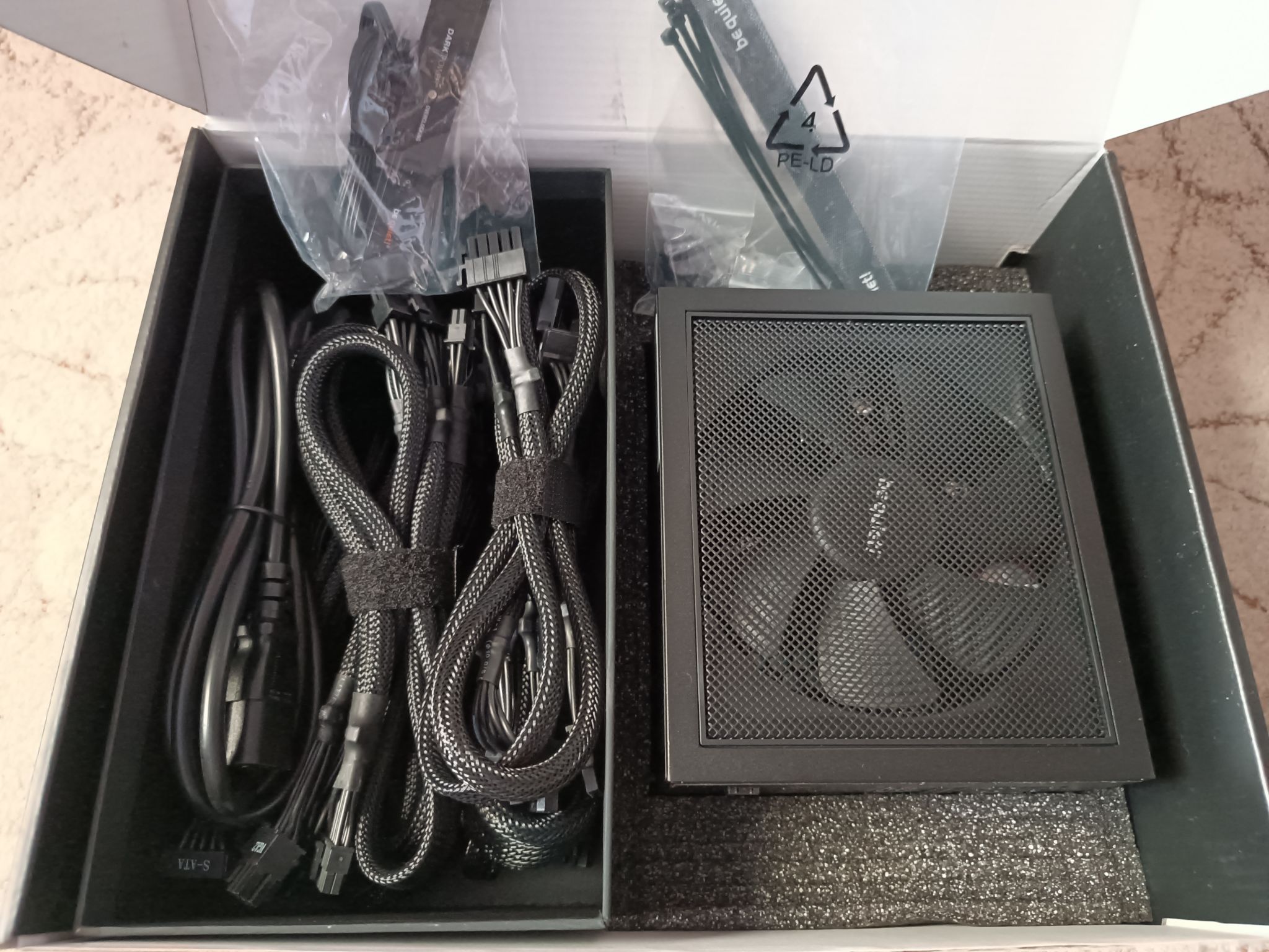 Блок питания be quiet! Dark Power 13, 1000W, 80+ Titanium (BN335
