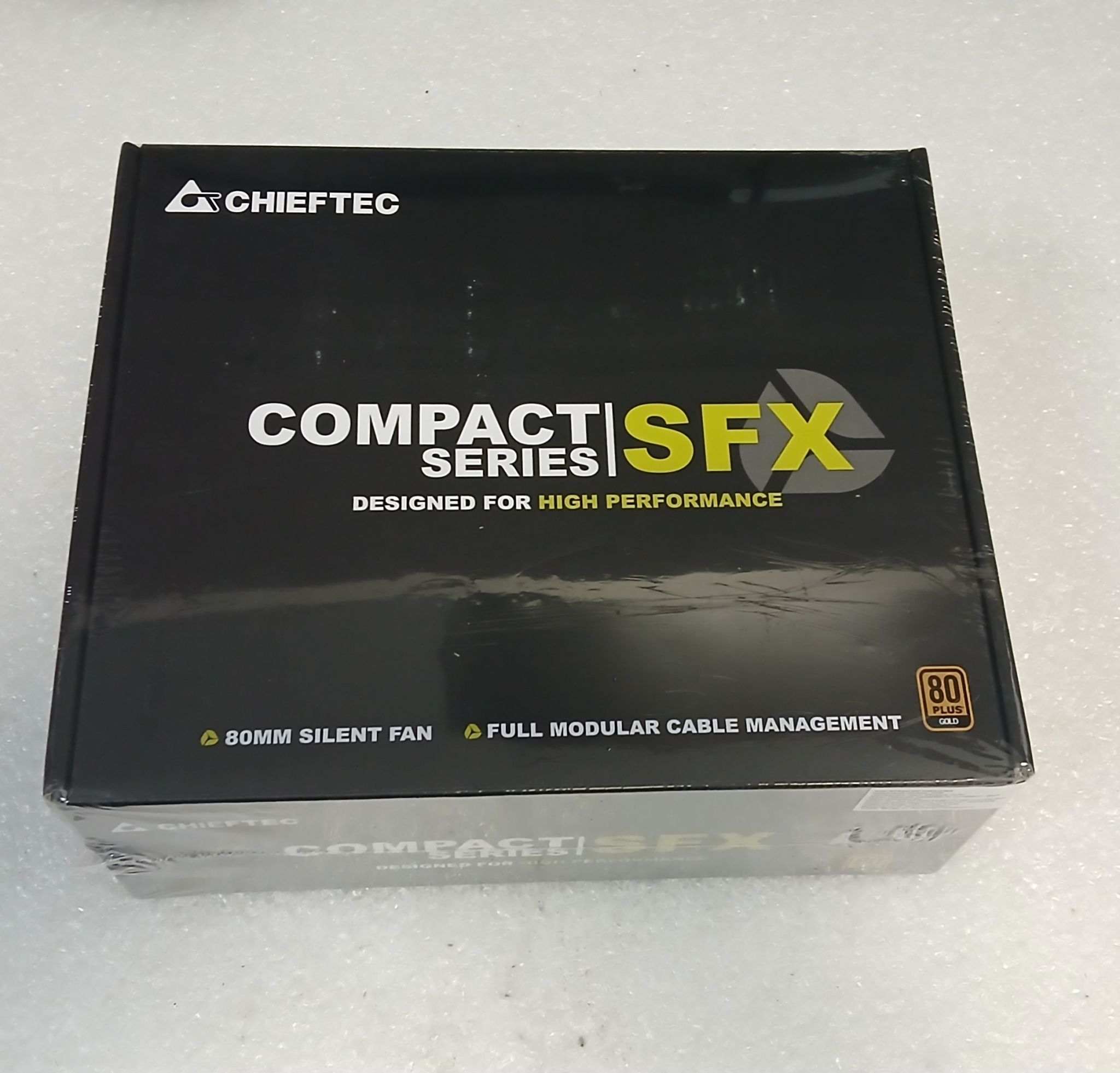 Блок питания CHIEFTEC Compact, 550W, 80+ Gold (CSN-550C
