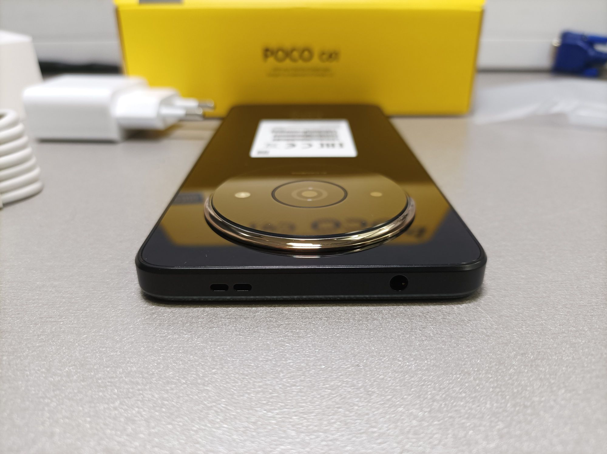 Смартфон POCO C61 3/64GB Черный X60842 — купить по низкой цене в