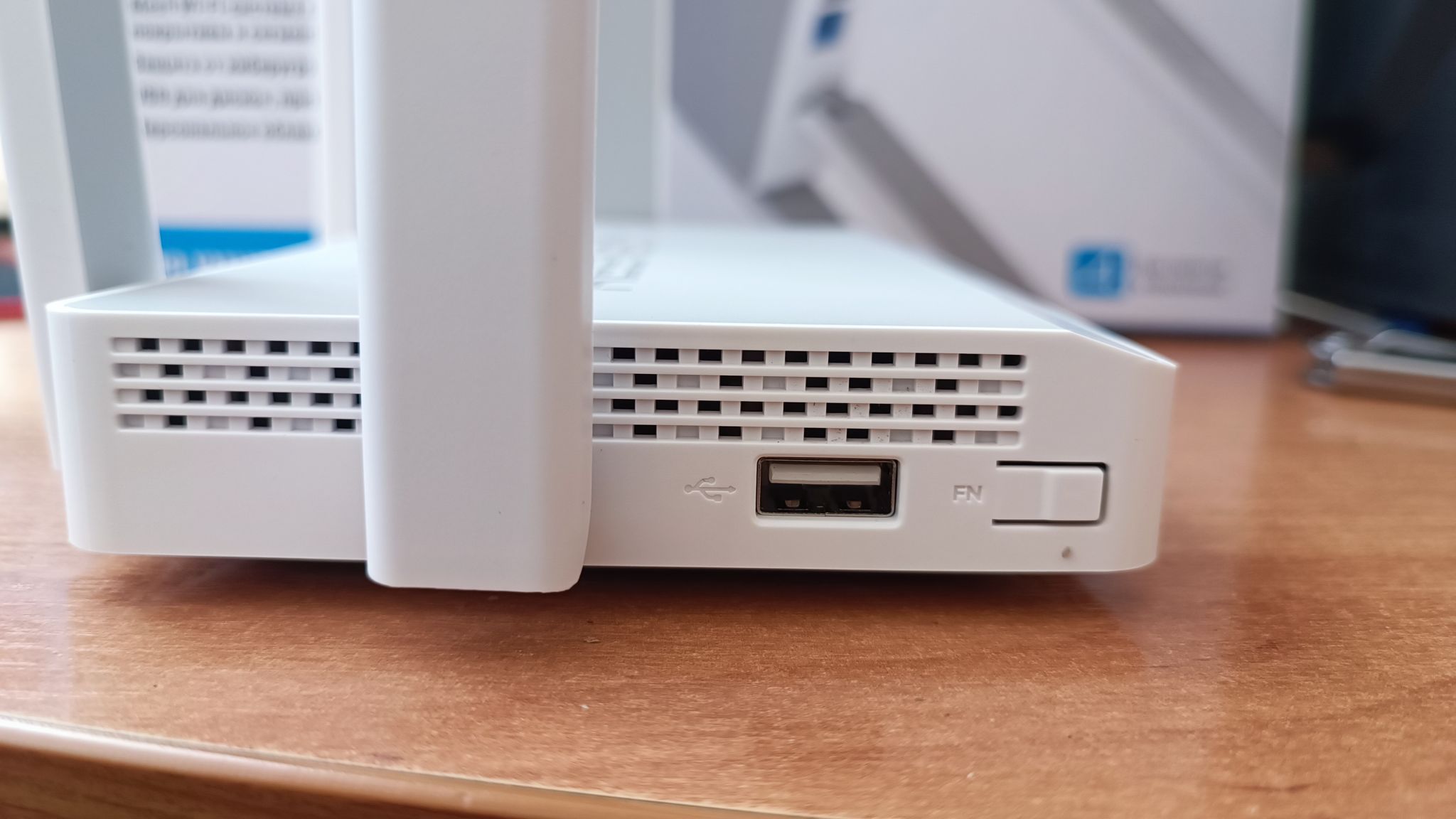 Wi-Fi роутер Keenetic Viva (KN-1913) — купить по низкой цене в интернет ...