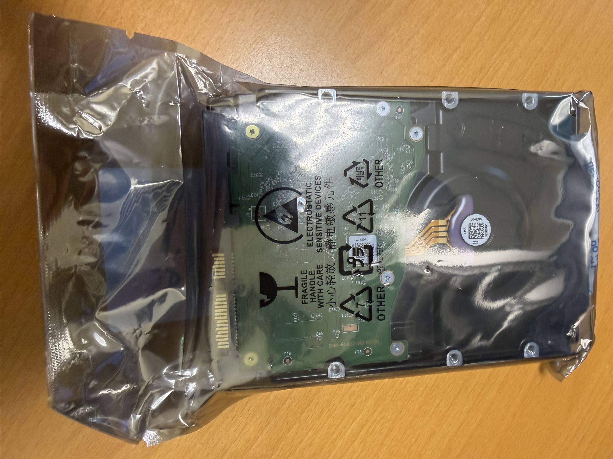 Жесткий диск 3.5 WESTERN DIGITAL WD Red Plus 8ТБ, SATA 6 Gb/s
