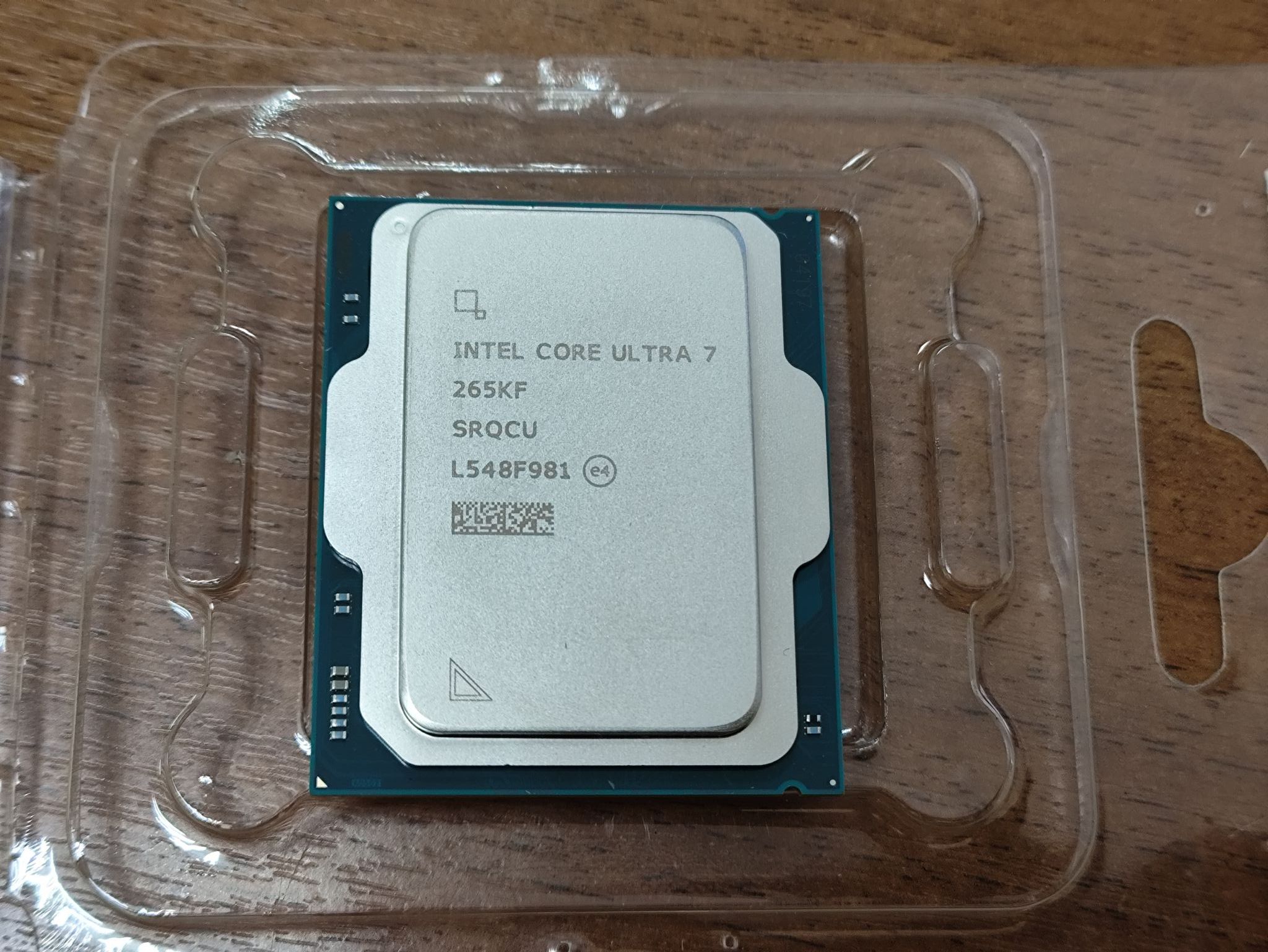 Процессор Intel Core Ultra 7-265KF LGA1851 OEM AT8076806410