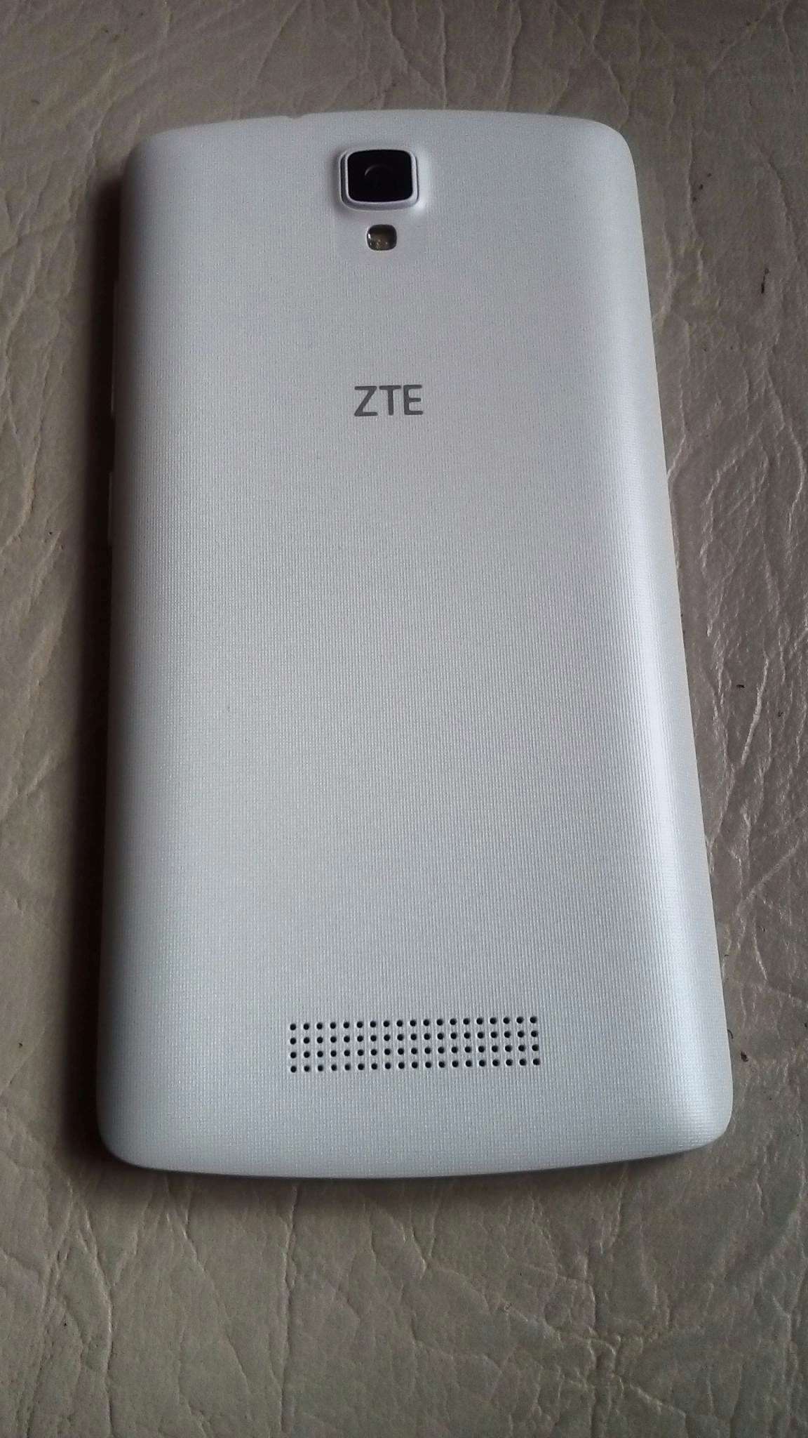 Смартфон ZTE Blade L5 White BLADE.L5.3G.WH — купить в интернет-магазине  ОНЛАЙН ТРЕЙД.РУ