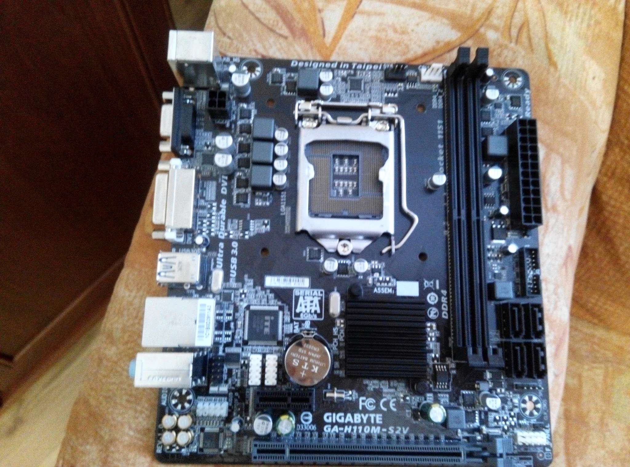 Lga v2. Gigabyte ga-h110m-s2v. Материнская плата гигабайт h110. Gigabyte ga-h110m-s2. Материнская плата Socket 1151 ga h110m s2.