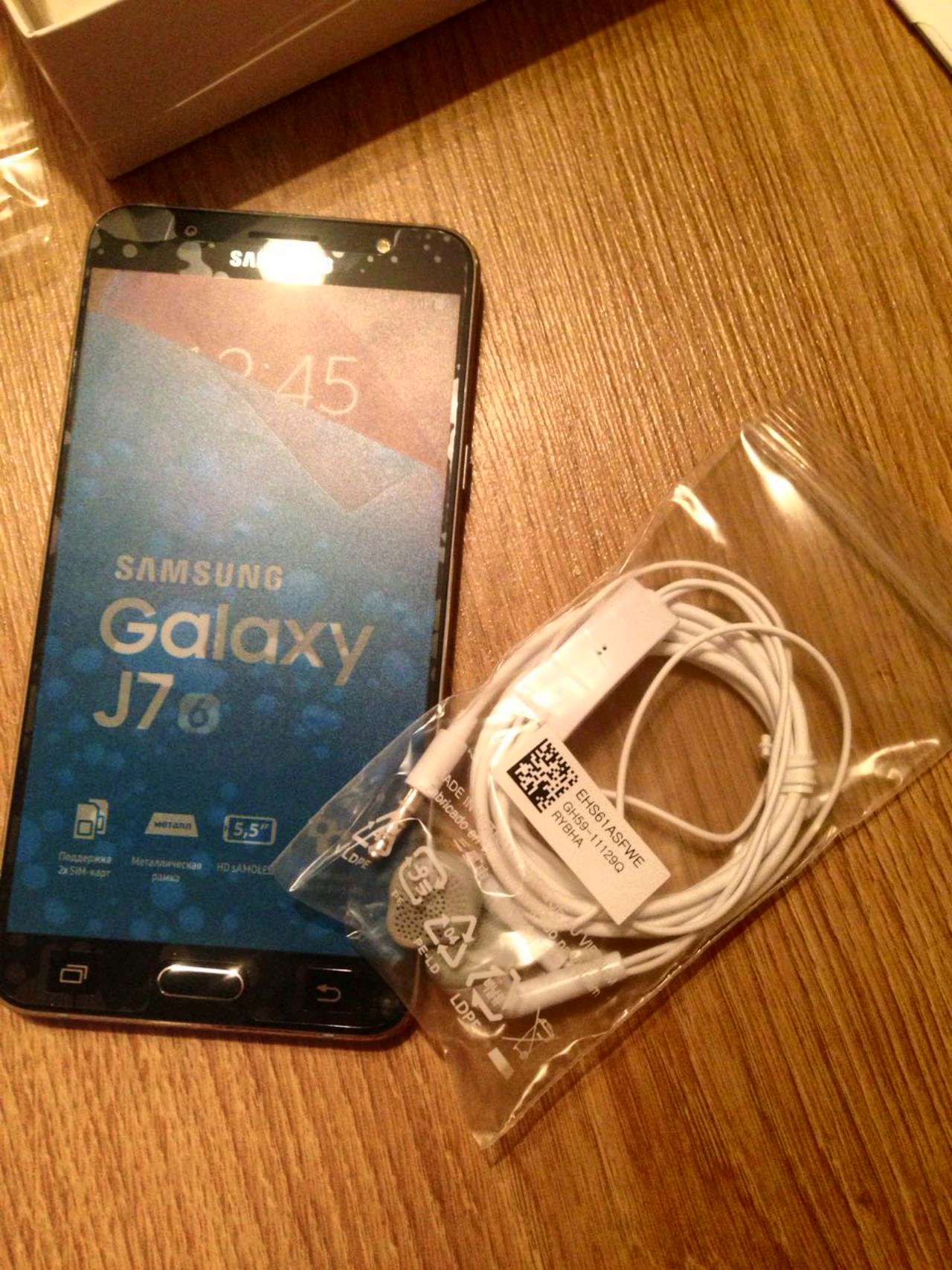 Смартфон Samsung Galaxy J7 SM-J710F (черный) SM-J710FZKUSER — купить в  интернет-магазине ОНЛАЙН ТРЕЙД.РУ