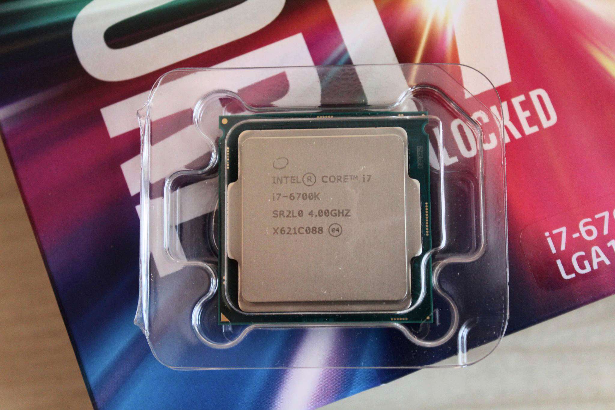 Core i7 pro. Процессор Intel Core i7-6700k. Процессор Intel i7 6700k. Core i7 6700k. Intel Core i7-6700 OEM.