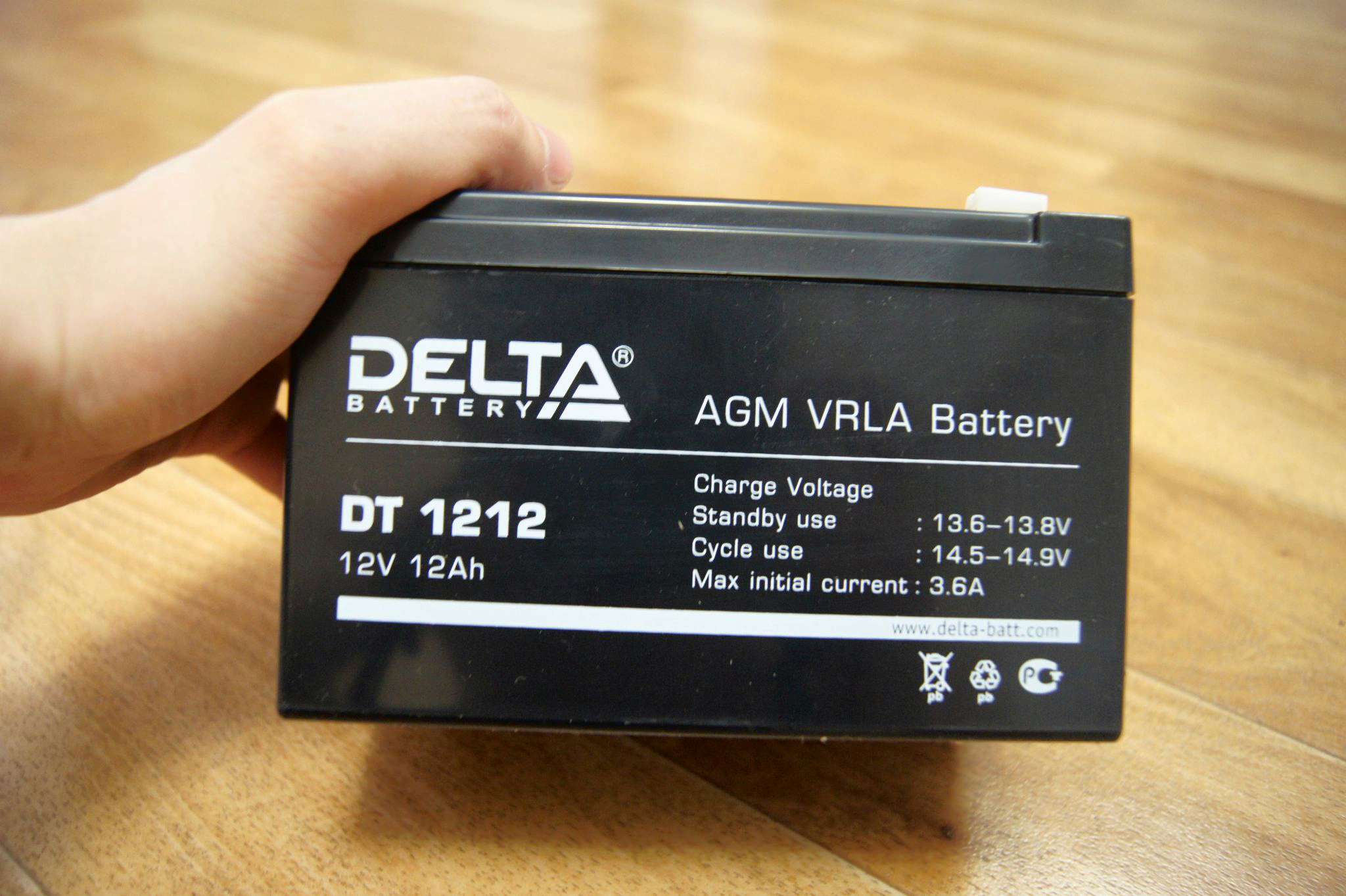 Аккумулятор напряжение 2 в. Аккумулятор Delta DT 1212. DT 1212 Delta аккумуляторная батарея. Аккумуляторная батарея Delta DT 1212 12 ампер. Delta Battery AGM VRLA 12 V.