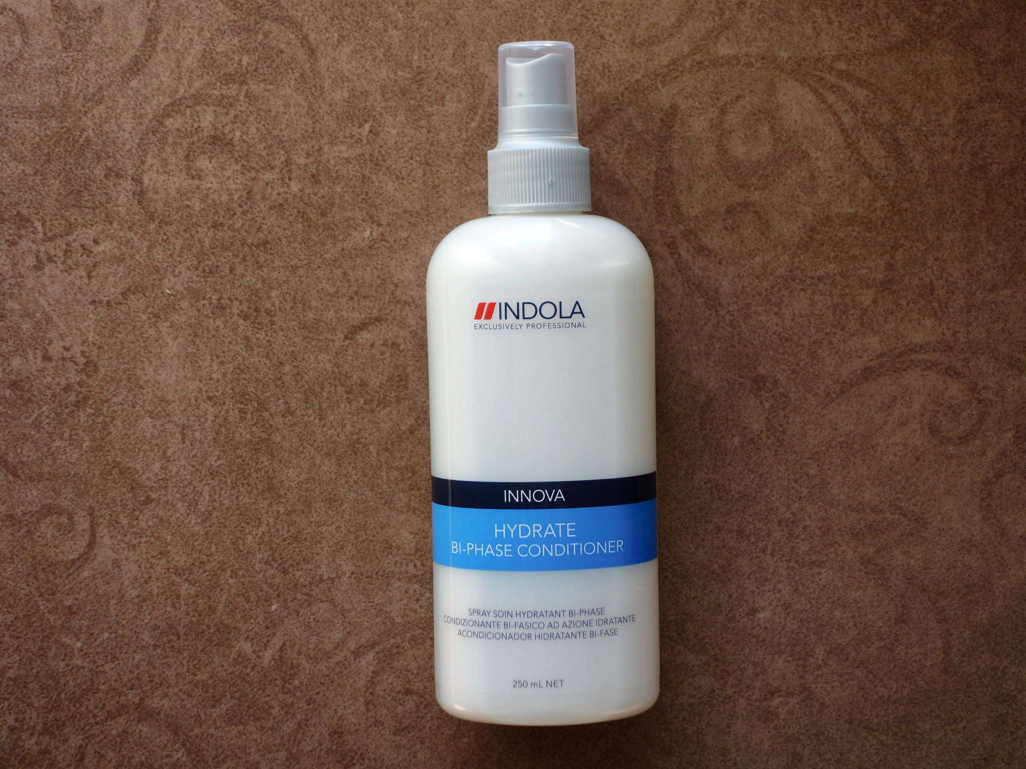 Indola 44 кондиционер для окрашенных волос hydrating colour conditioner